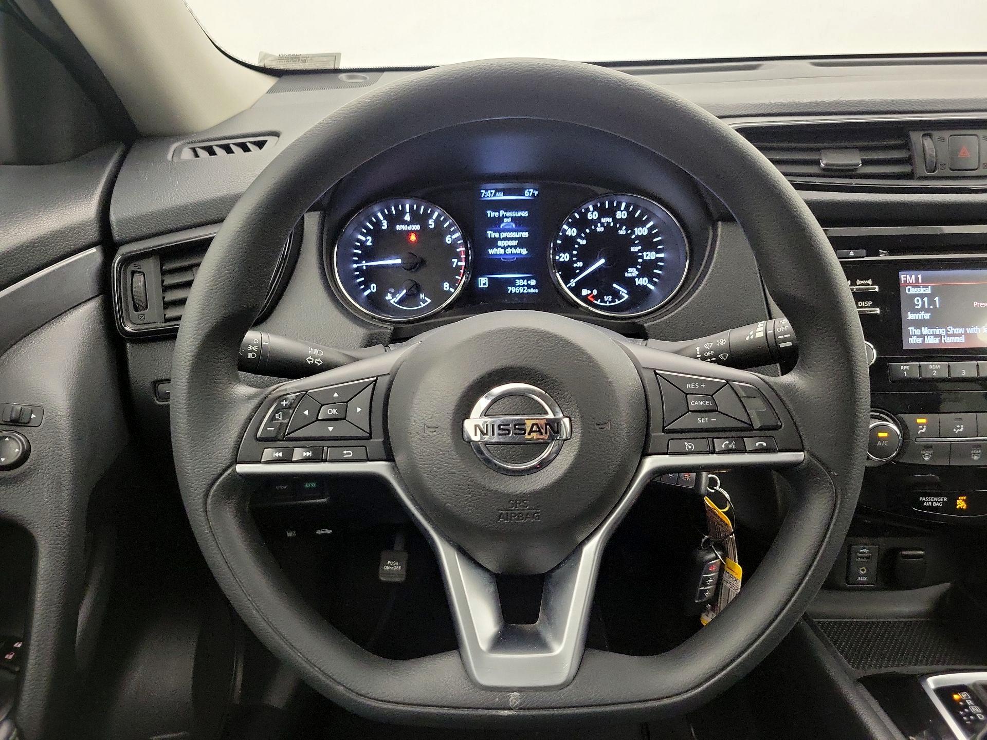 Thumbnail: 2017 Nissan Rogue - 10