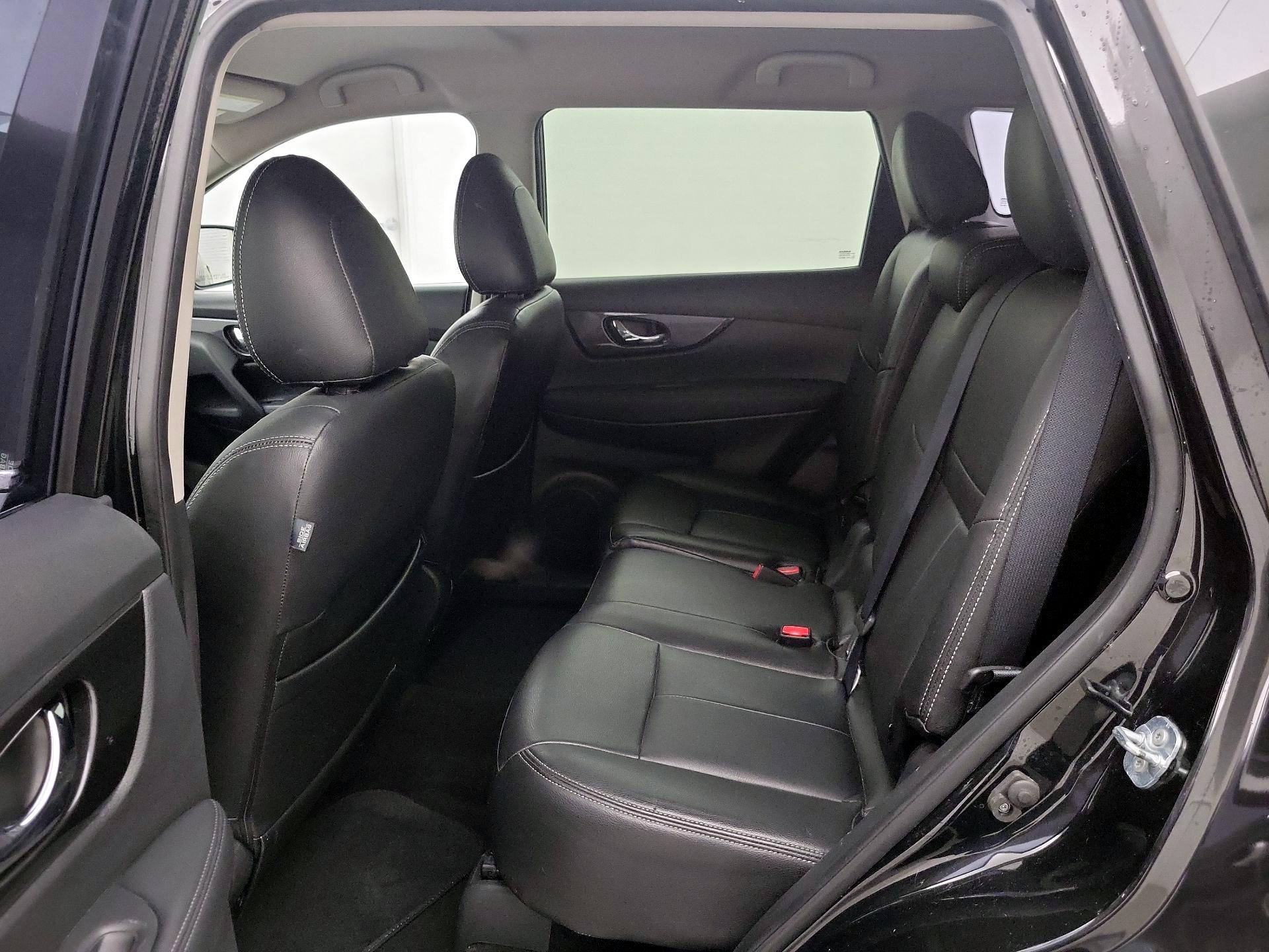 Thumbnail: 2017 Nissan Rogue - 19