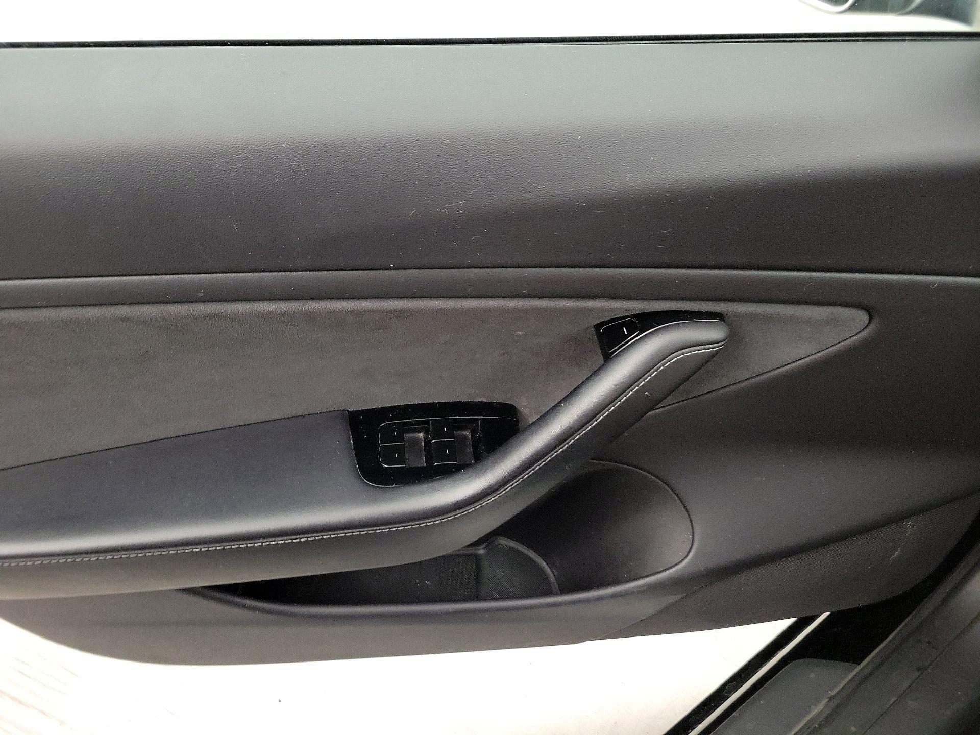 Thumbnail: 2020 Tesla Model 3 - 12