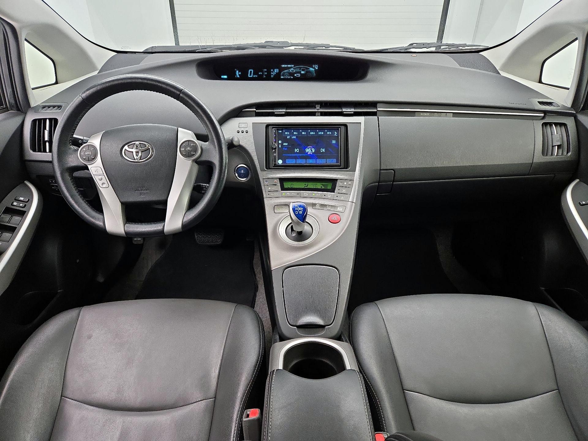Thumbnail: 2015 Toyota Prius - 9