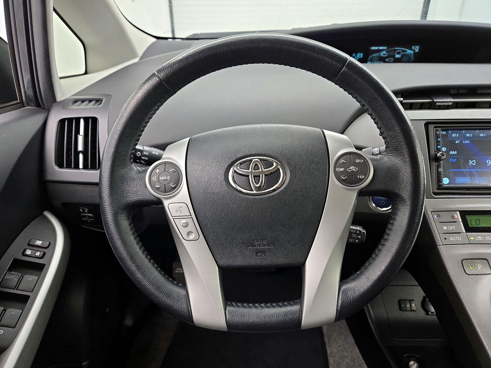 Thumbnail: 2015 Toyota Prius - 10