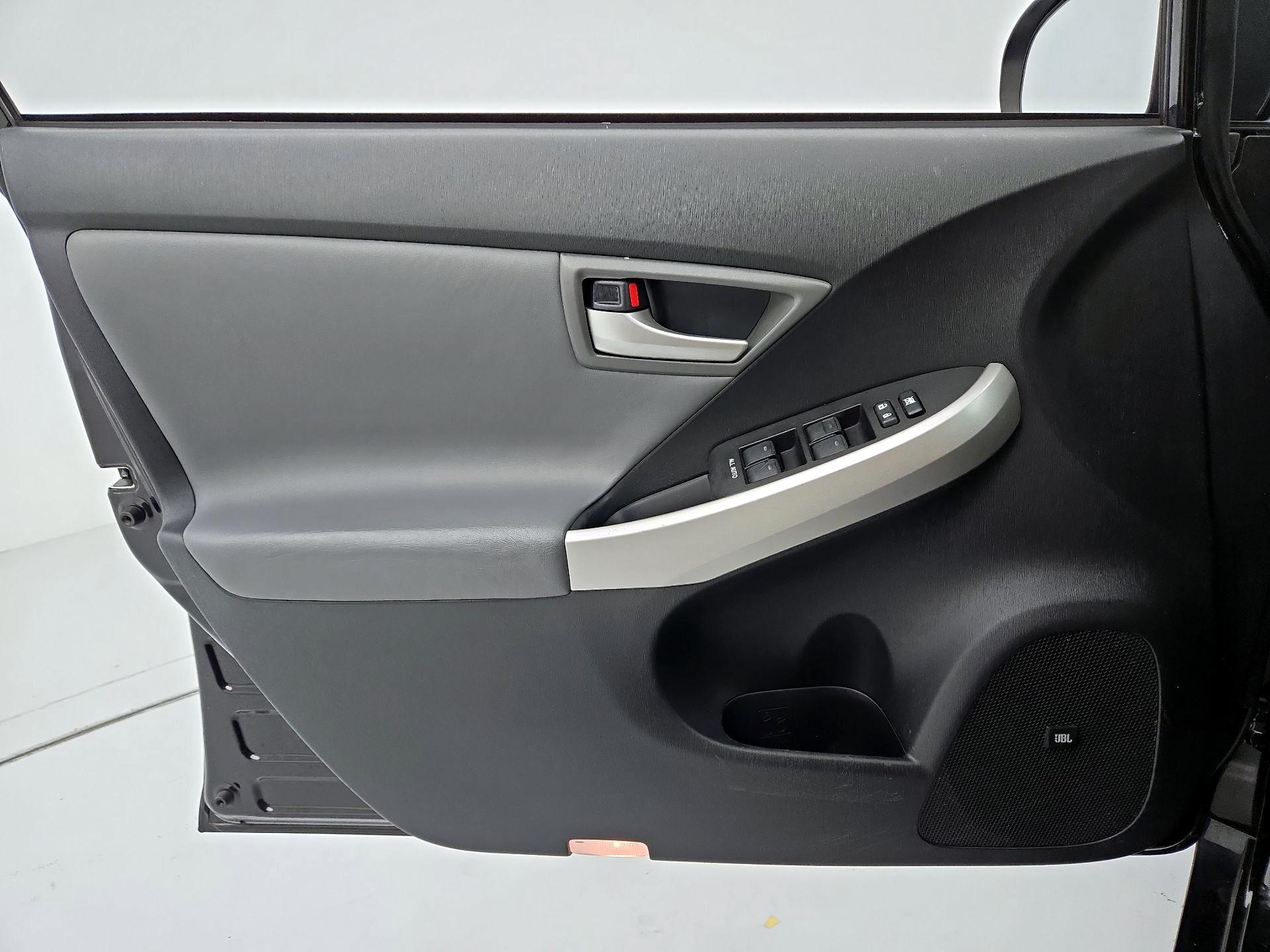 Thumbnail: 2015 Toyota Prius - 12