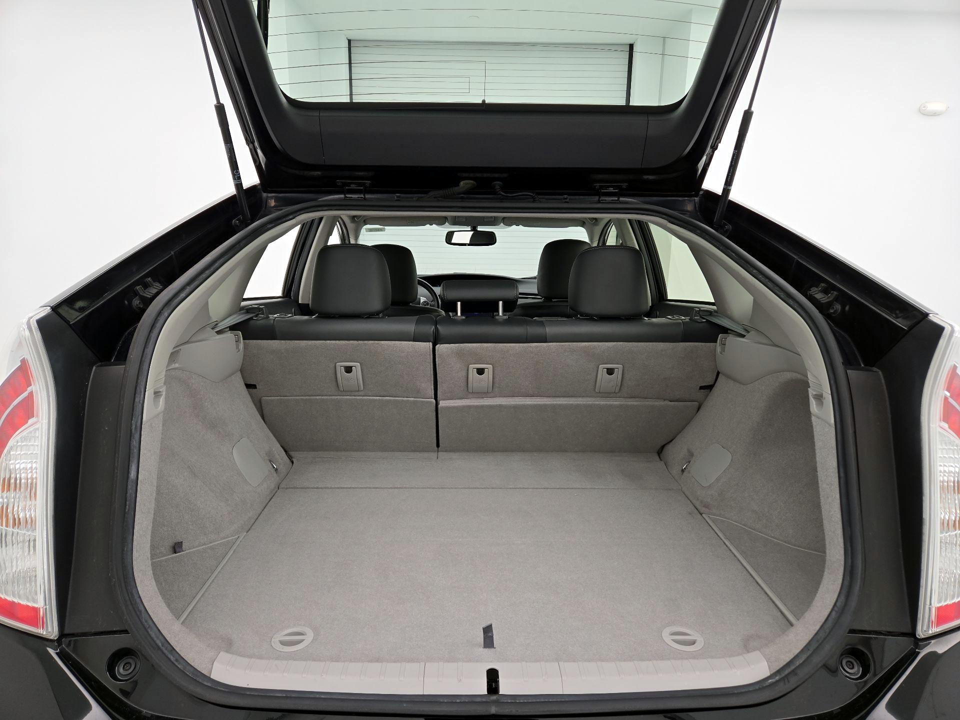 Thumbnail: 2015 Toyota Prius - 20