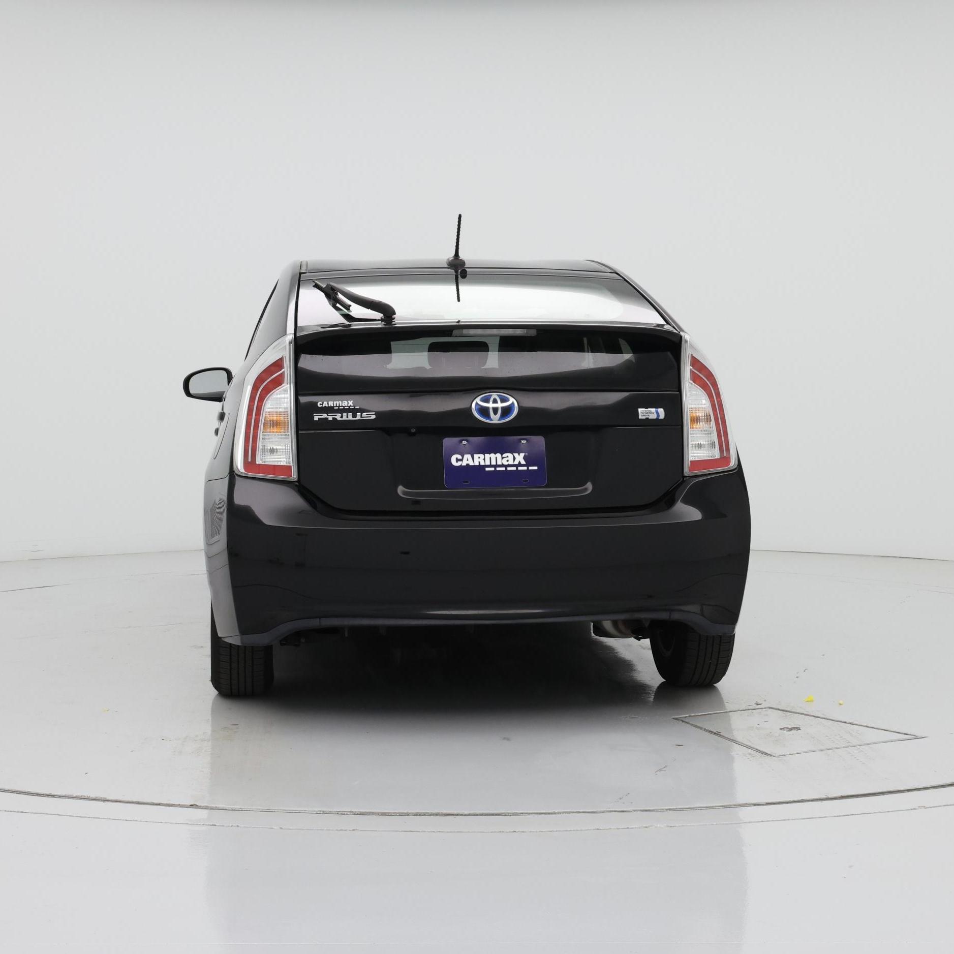 Thumbnail: 2015 Toyota Prius - 6