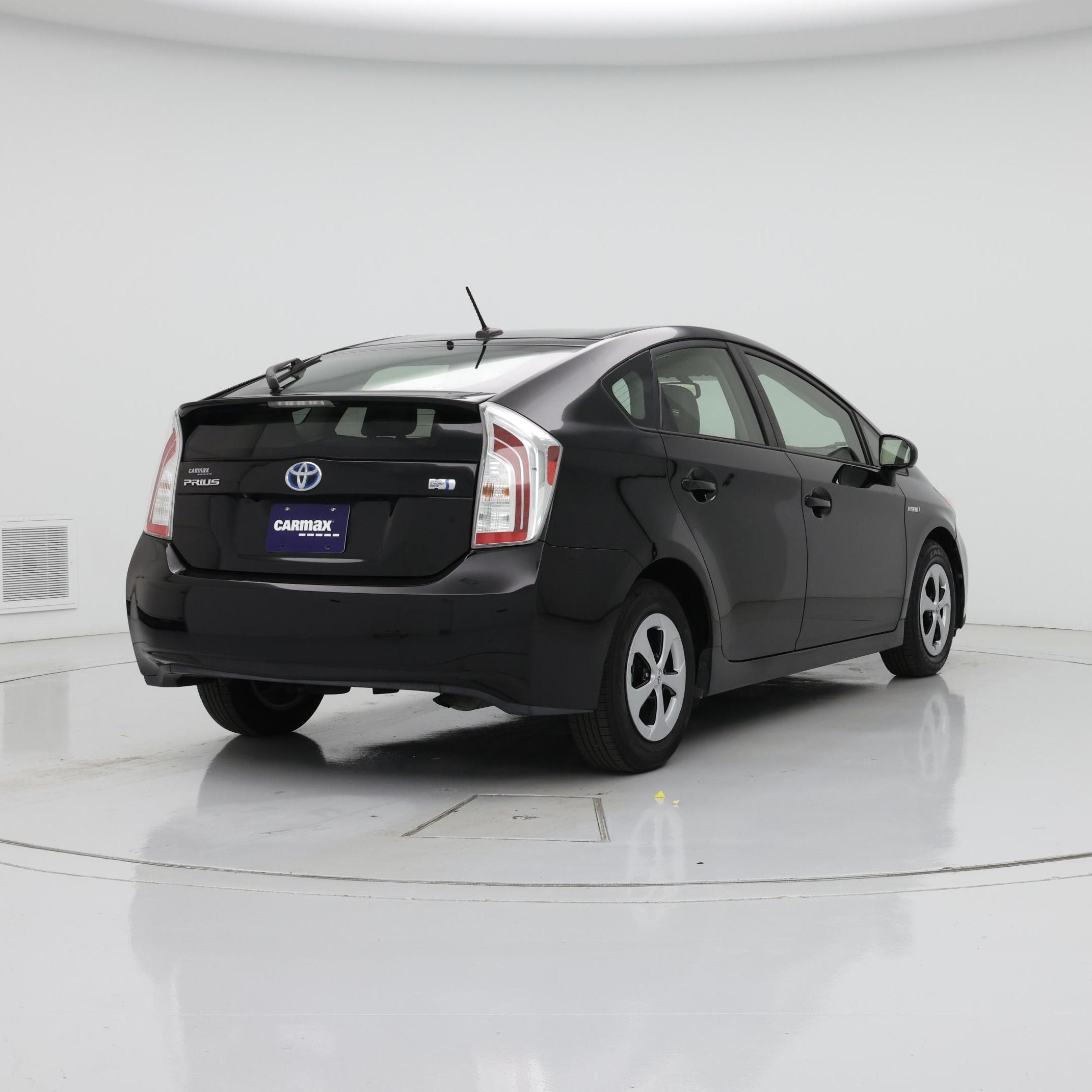 Thumbnail: 2015 Toyota Prius - 8