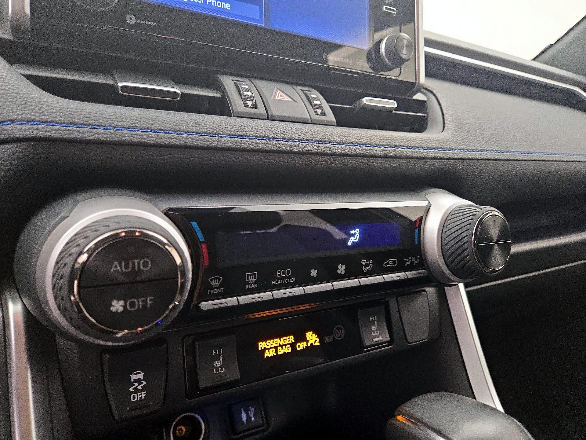 Thumbnail: 2019 Toyota RAV4 - 16