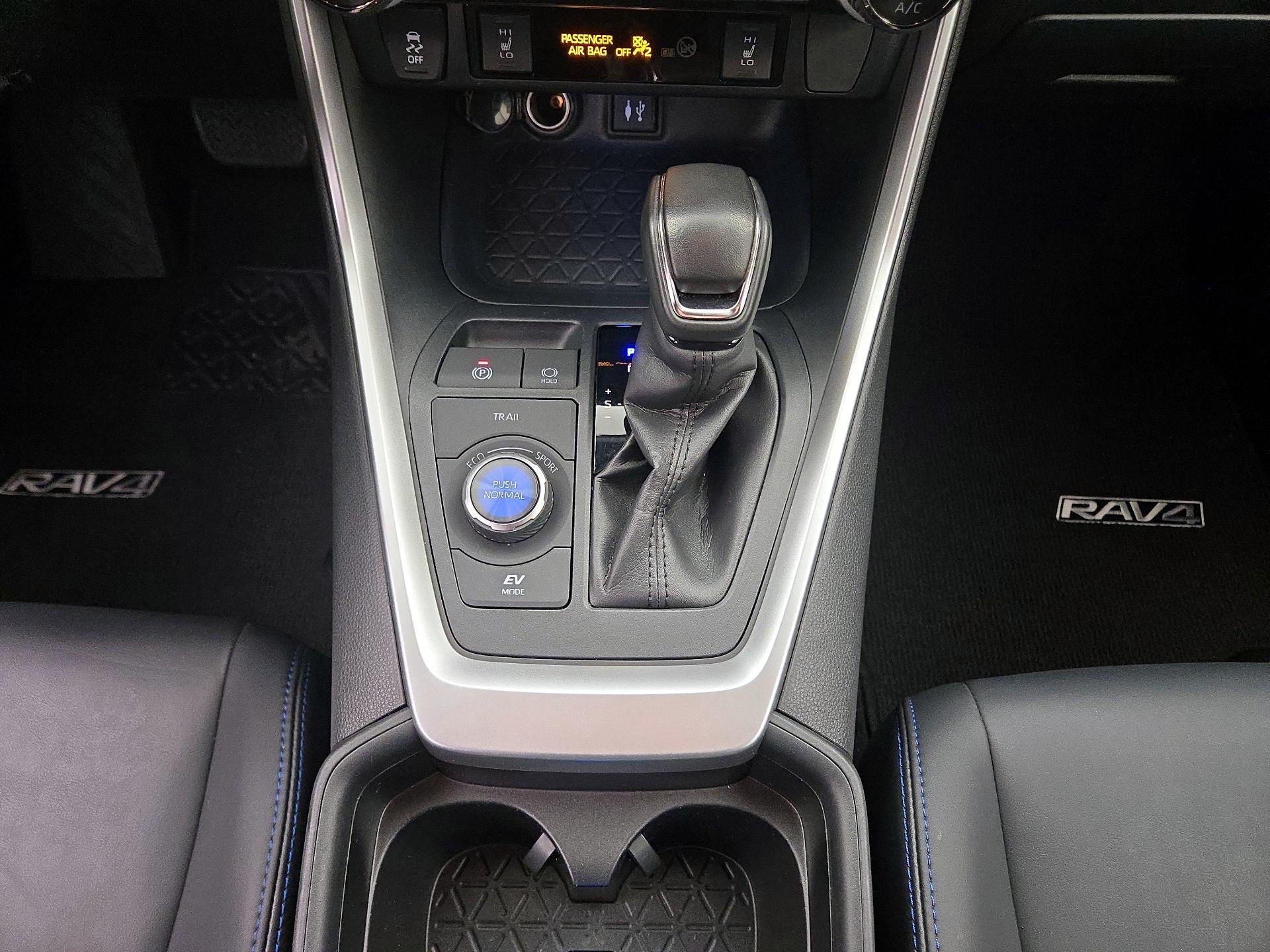 Thumbnail: 2019 Toyota RAV4 - 17