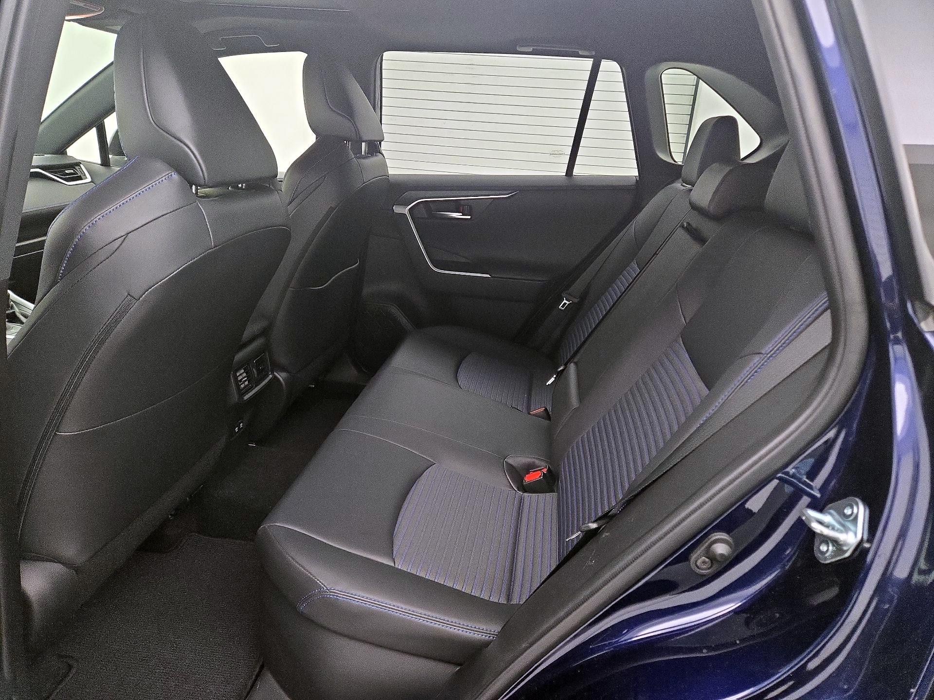 Thumbnail: 2019 Toyota RAV4 - 18