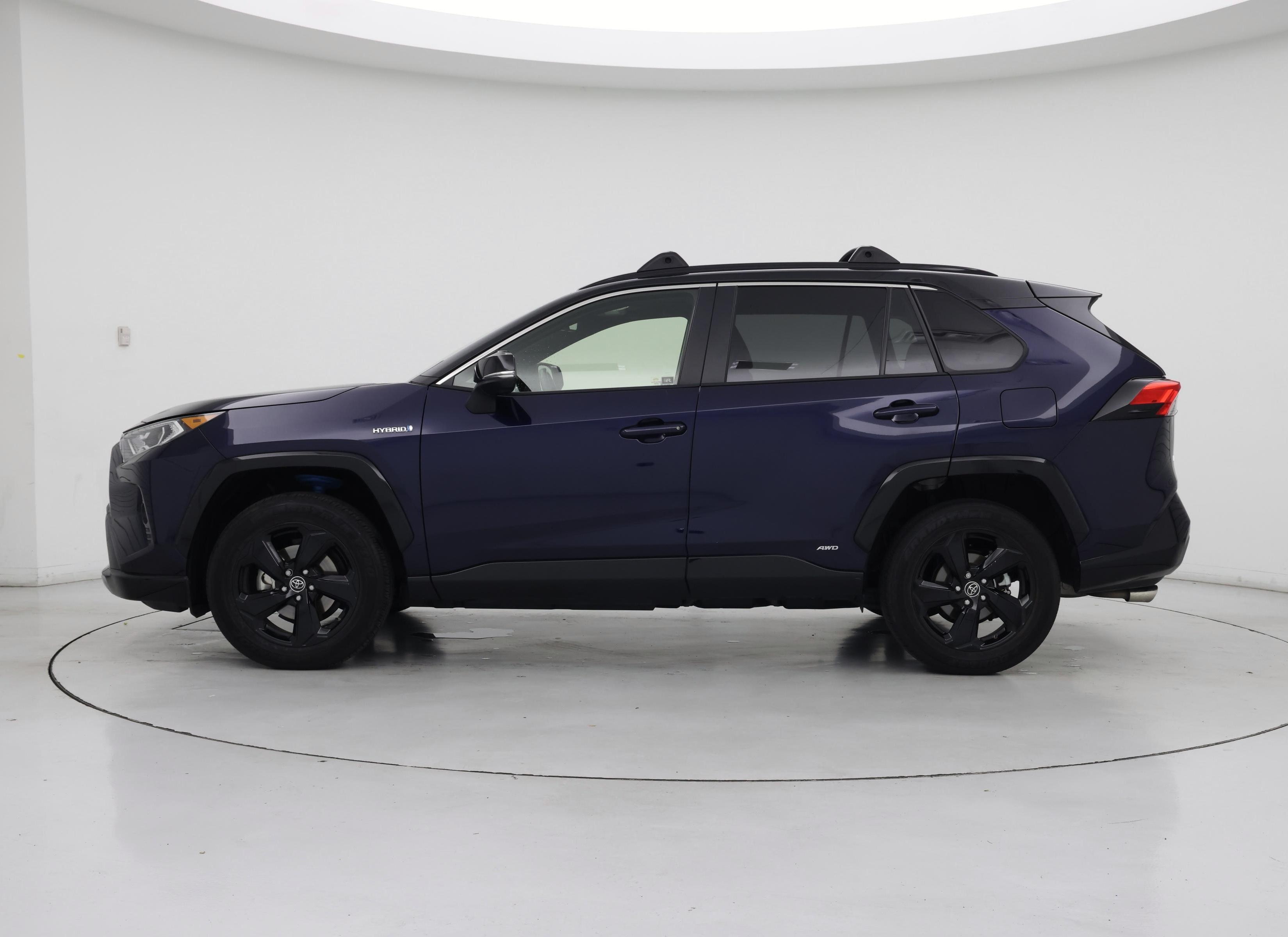 Thumbnail: 2019 Toyota RAV4 - 3