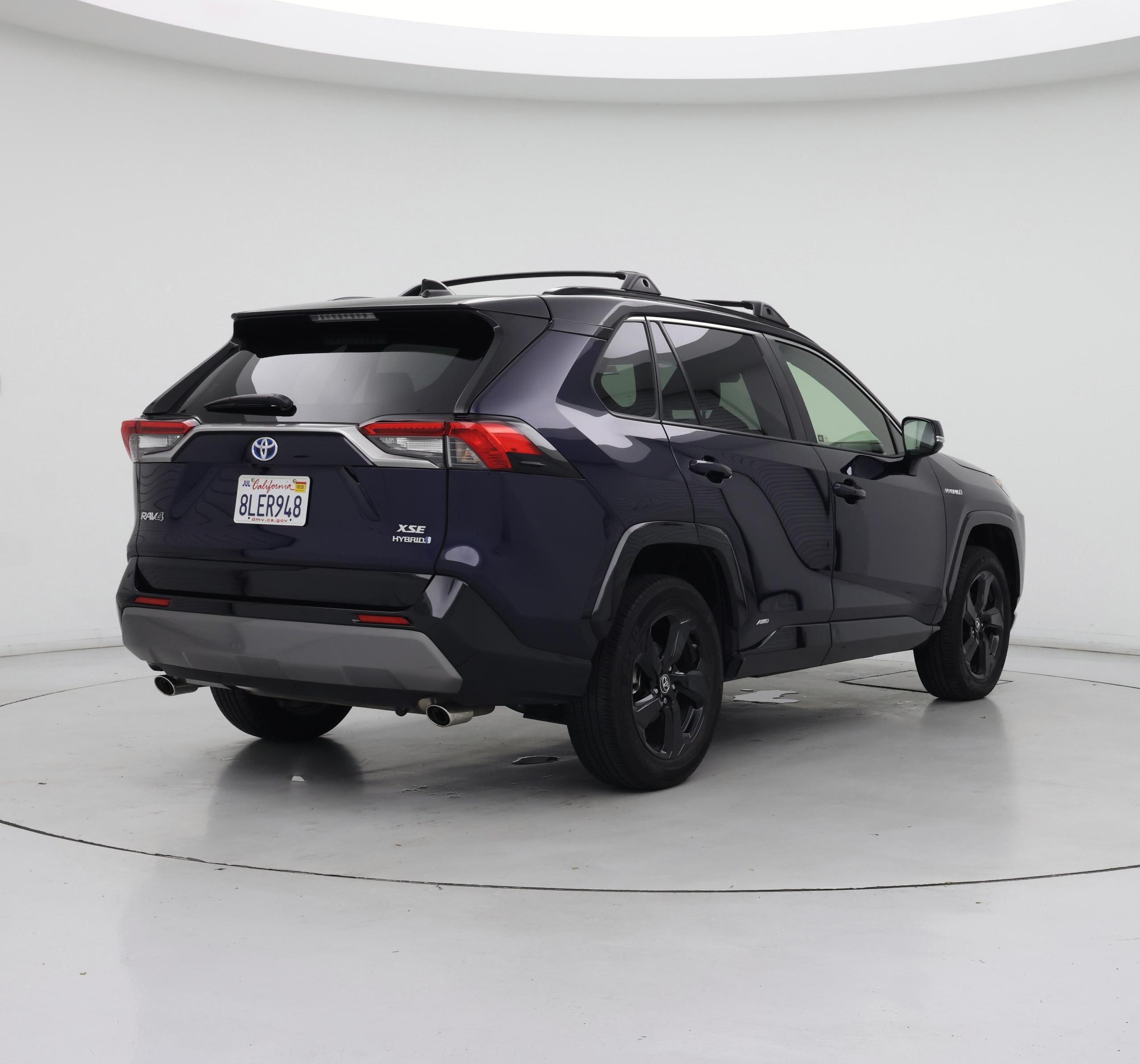 Thumbnail: 2019 Toyota RAV4 - 8