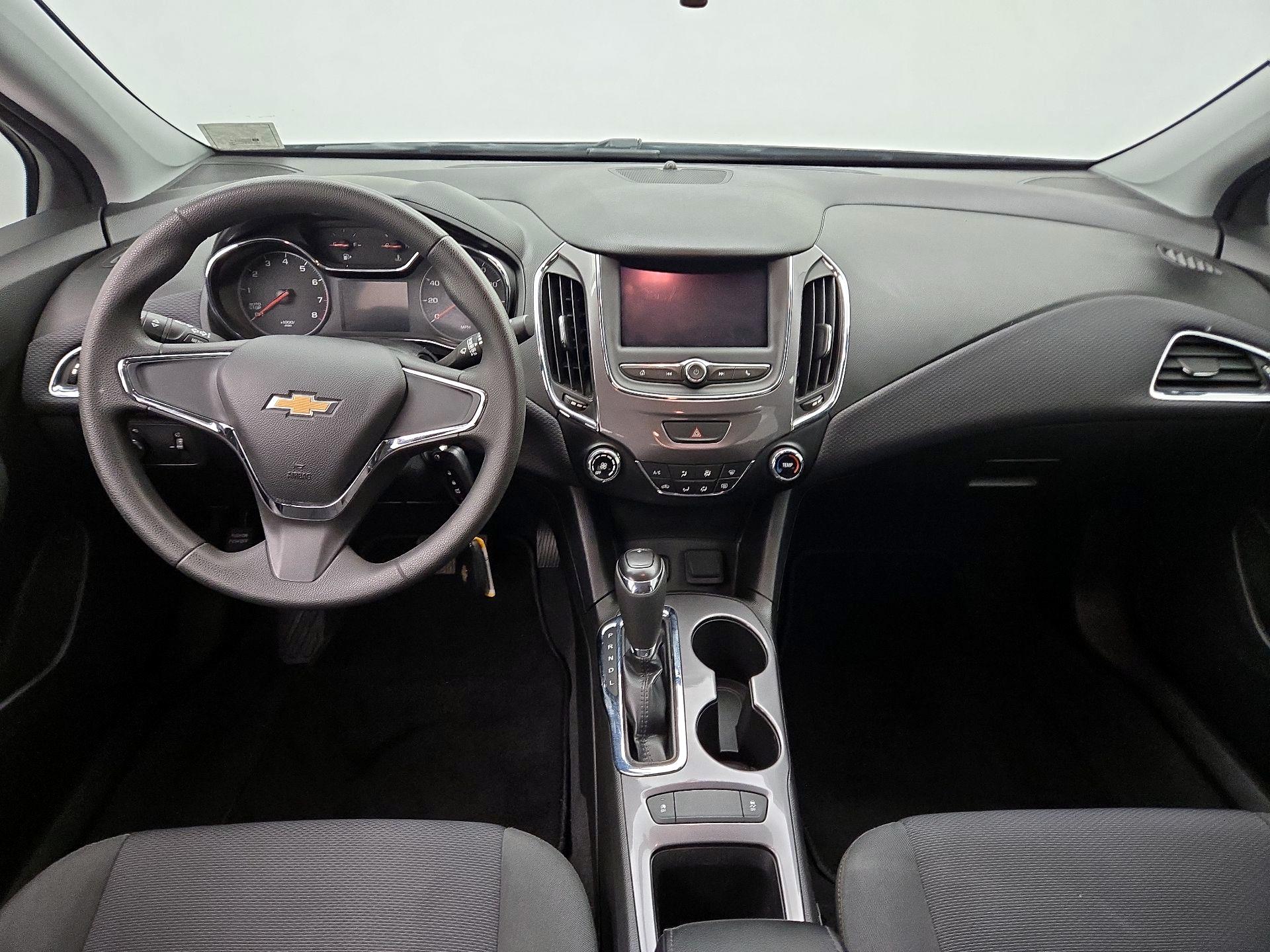 Thumbnail: 2019 Chevrolet Cruze - 9
