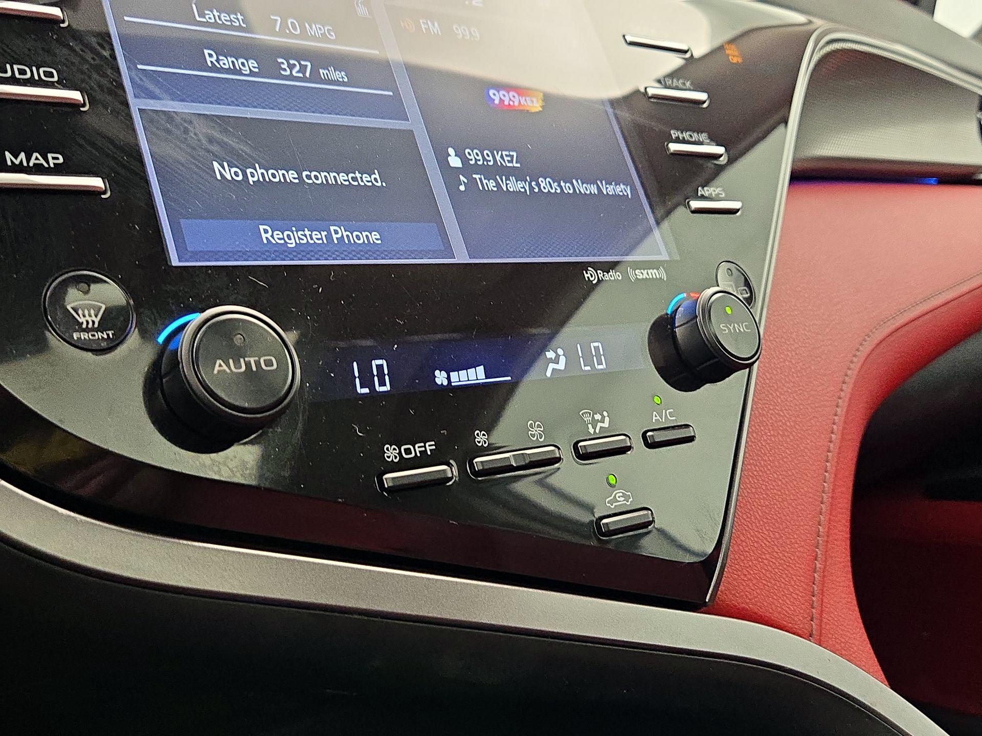 Thumbnail: 2019 Toyota Camry - 16