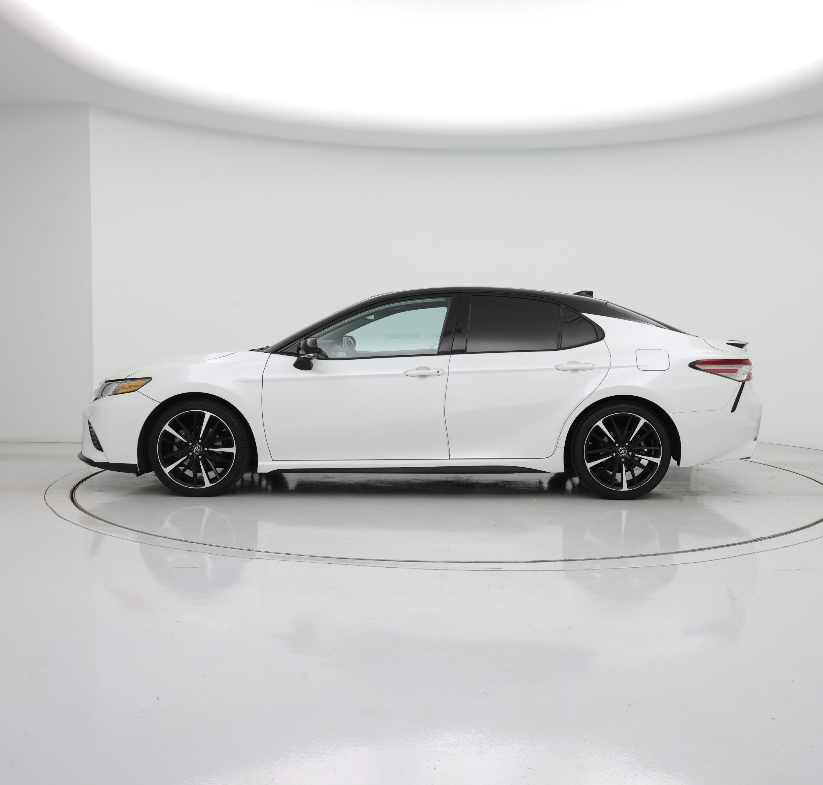 Thumbnail: 2019 Toyota Camry - 3