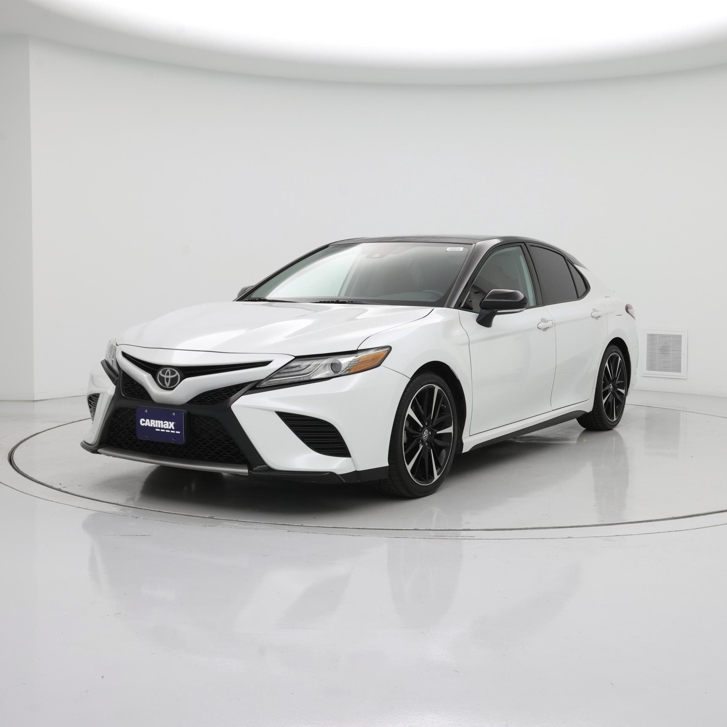 Thumbnail: 2019 Toyota Camry - 4
