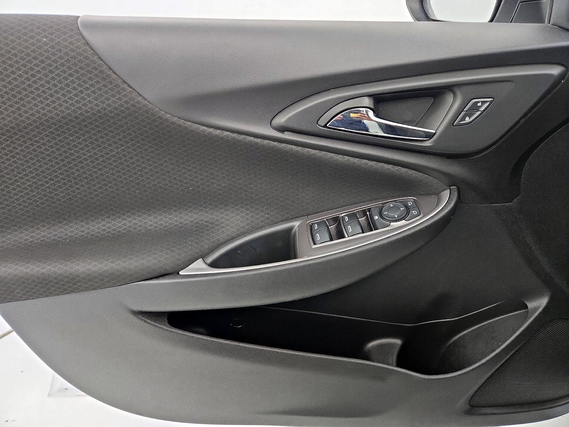 Thumbnail: 2019 Chevrolet Malibu - 12