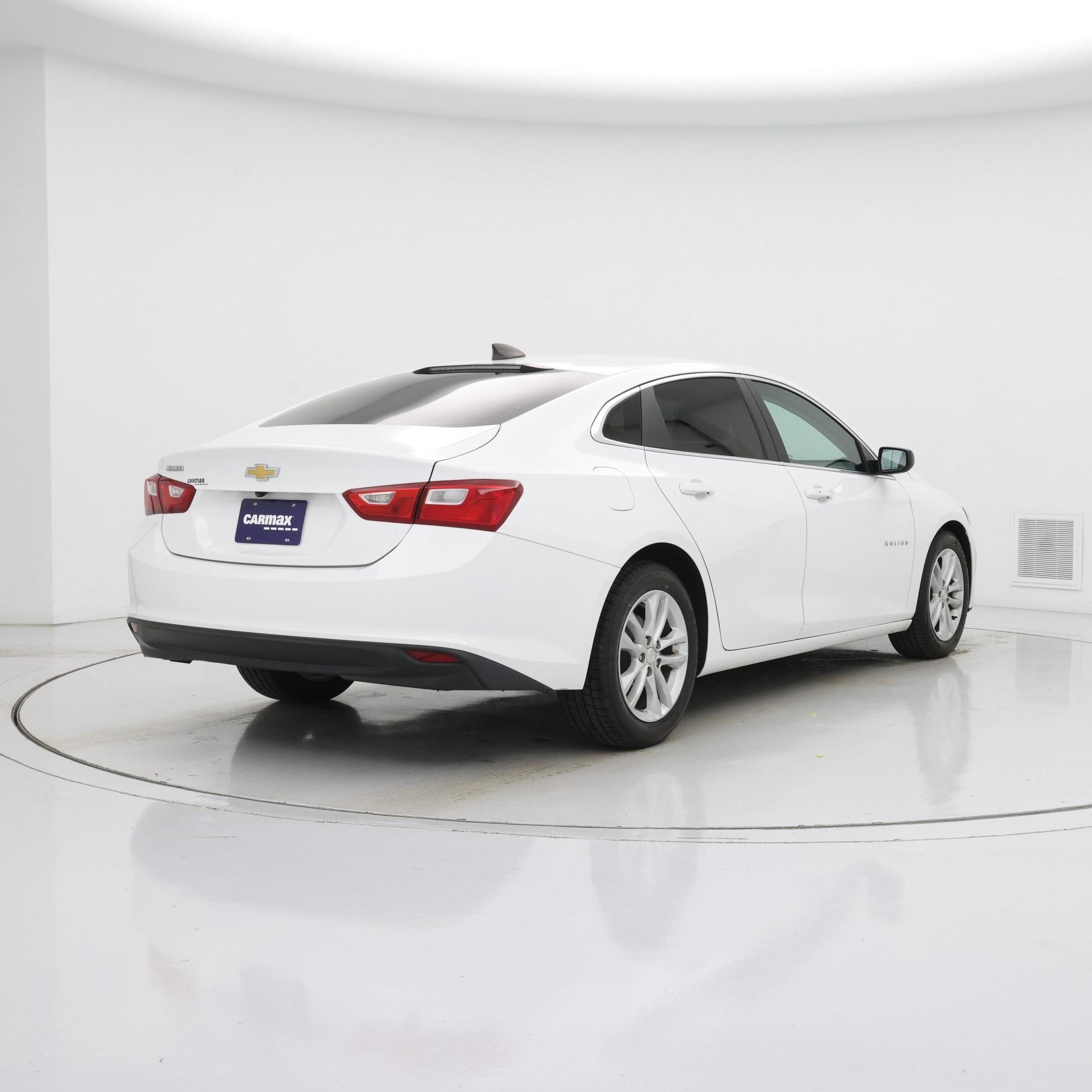 Thumbnail: 2019 Chevrolet Malibu - 8