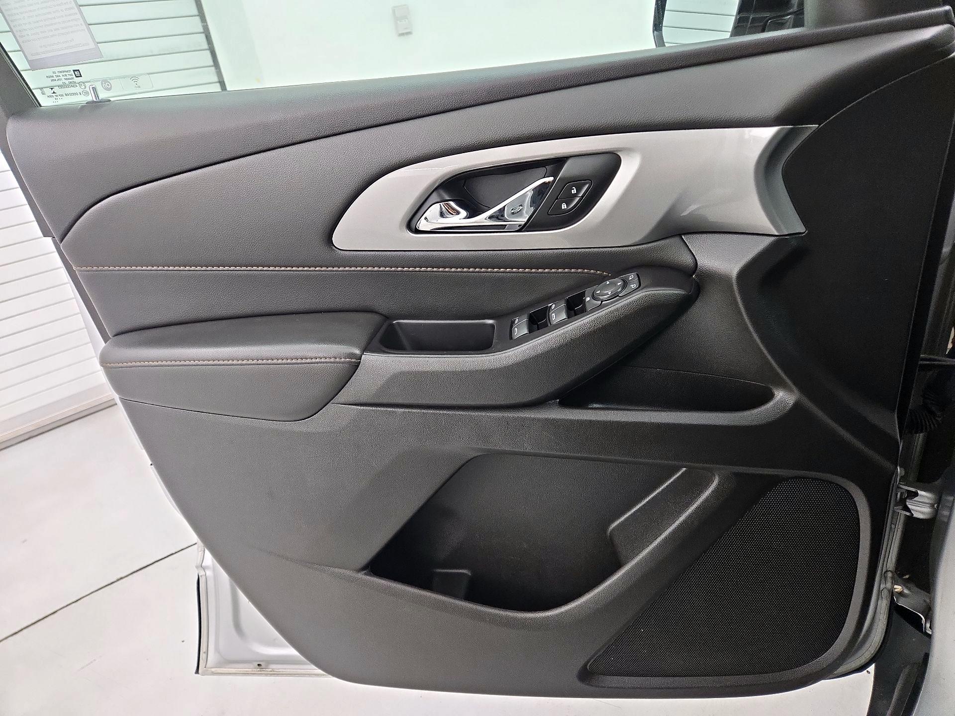 Thumbnail: 2019 Chevrolet Traverse - 12