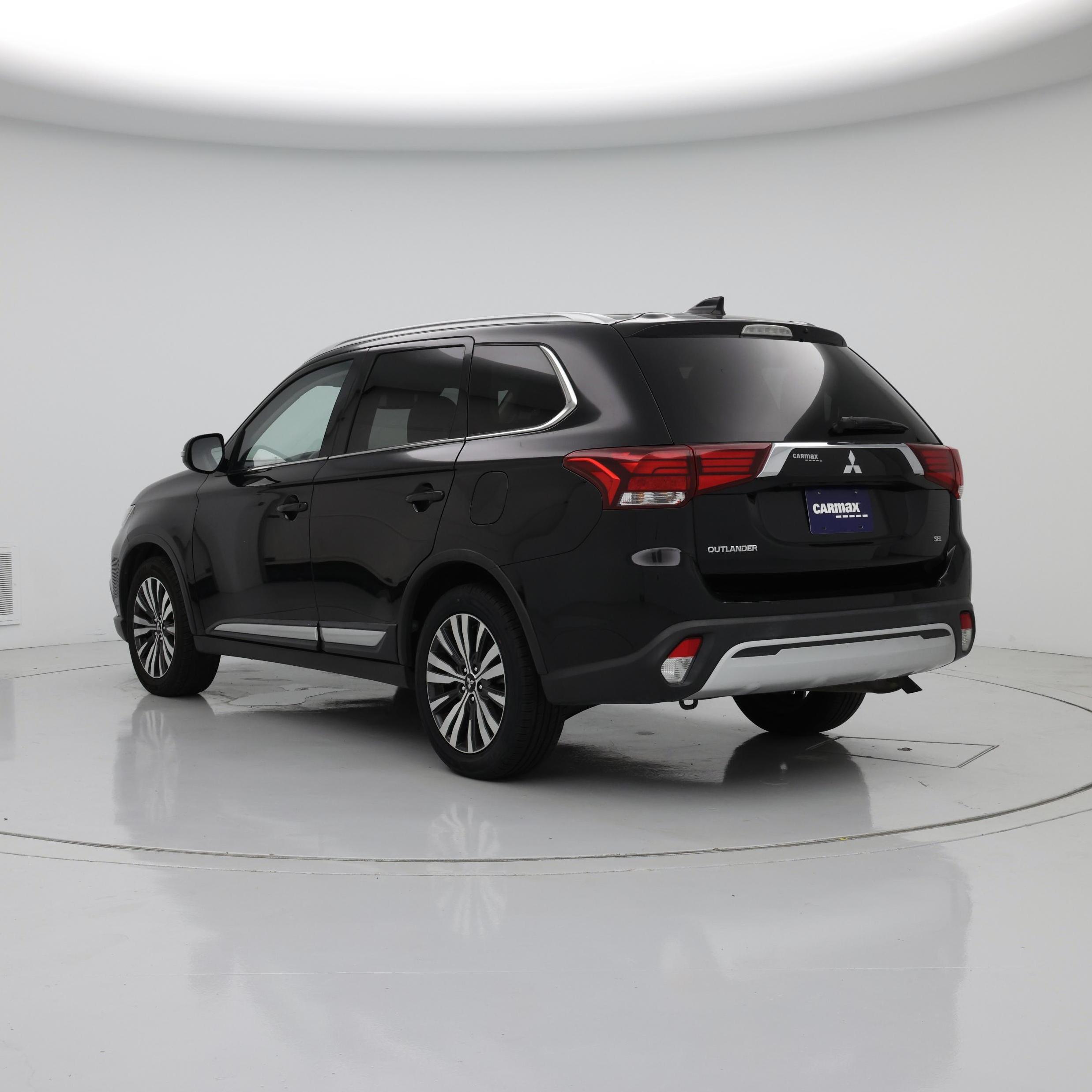 Thumbnail: 2020 Mitsubishi Outlander - 2