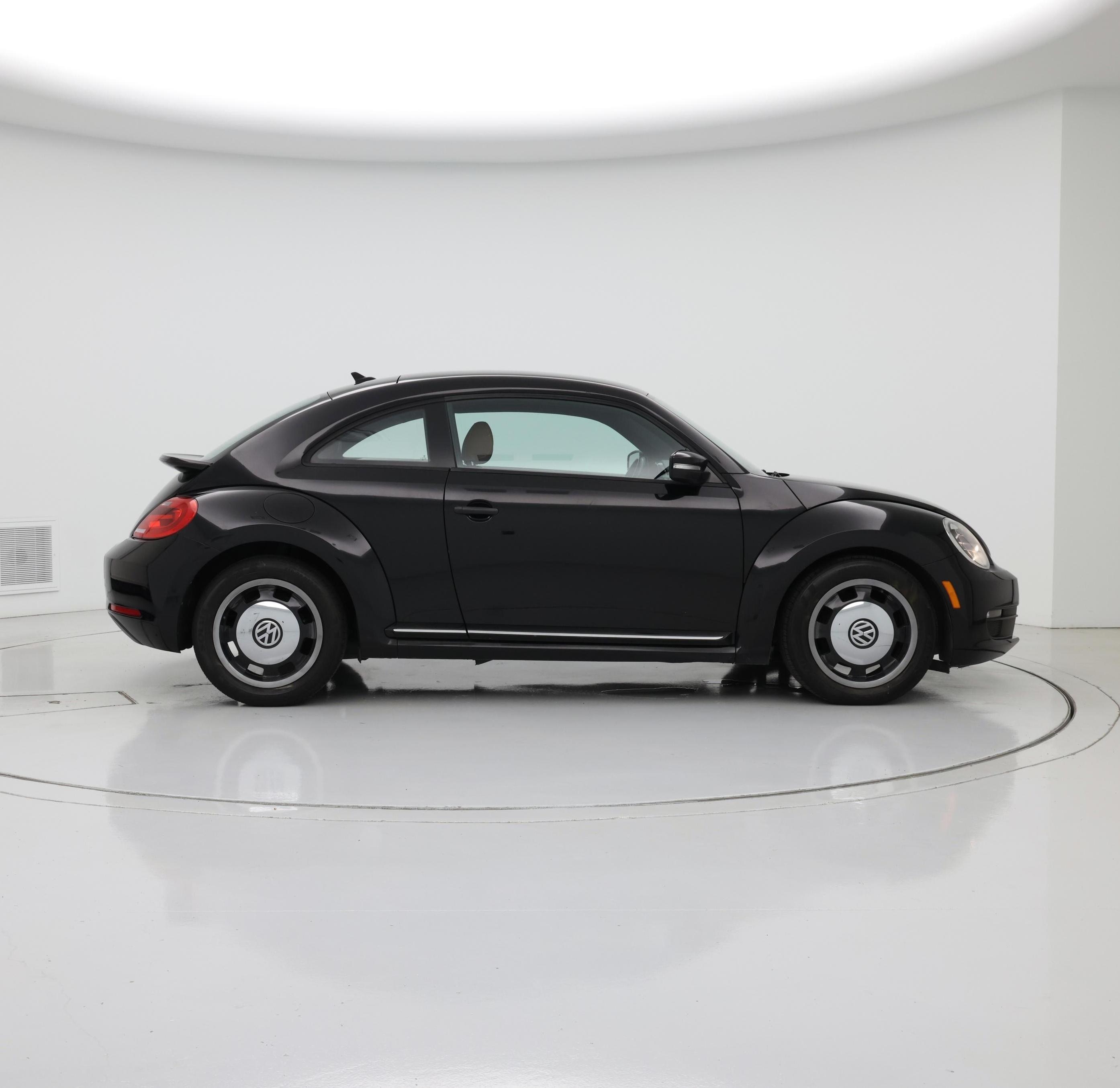 Thumbnail: 2015 Volkswagen Beetle - 7