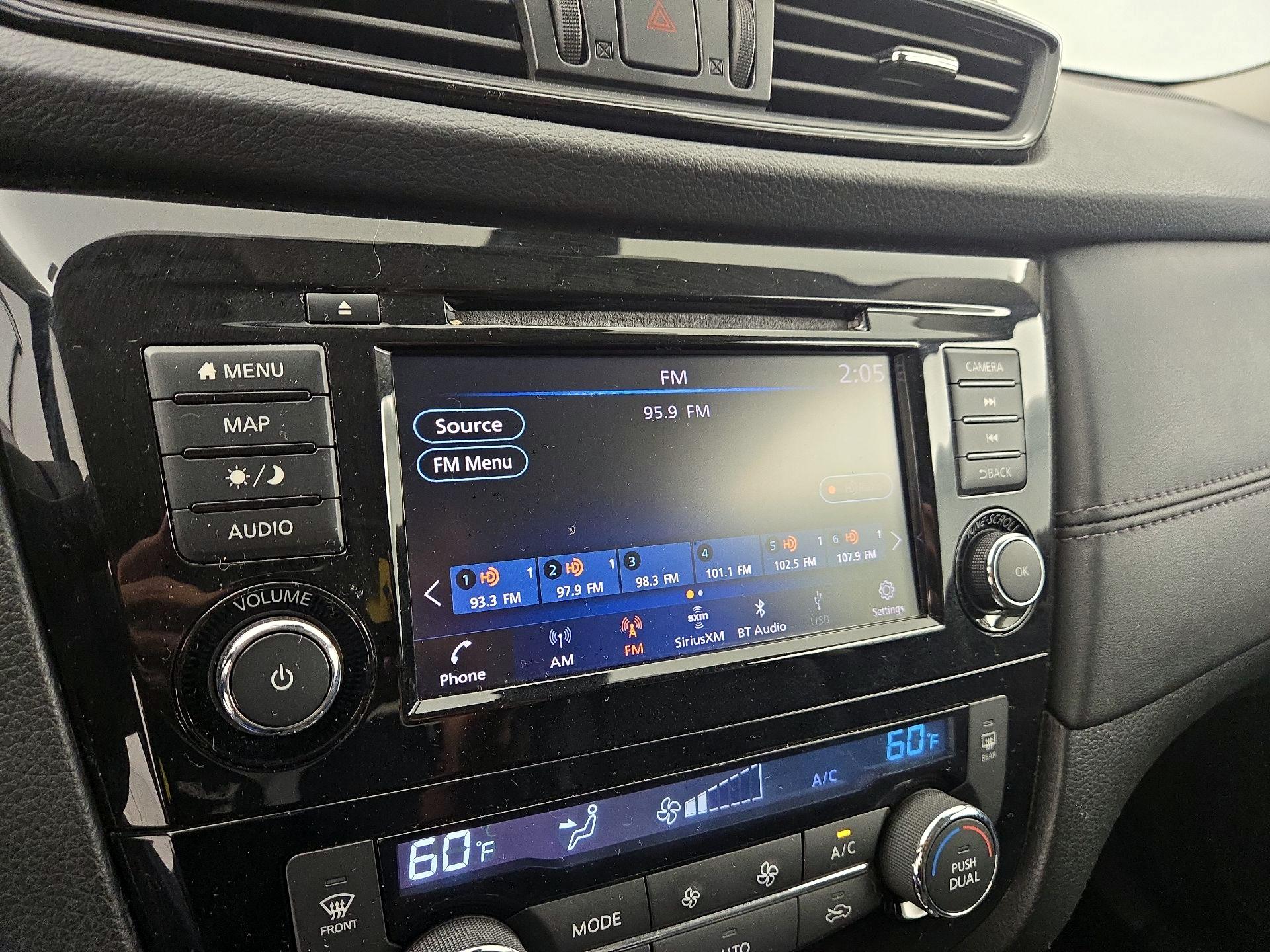 Thumbnail: 2018 Nissan Rogue - 16