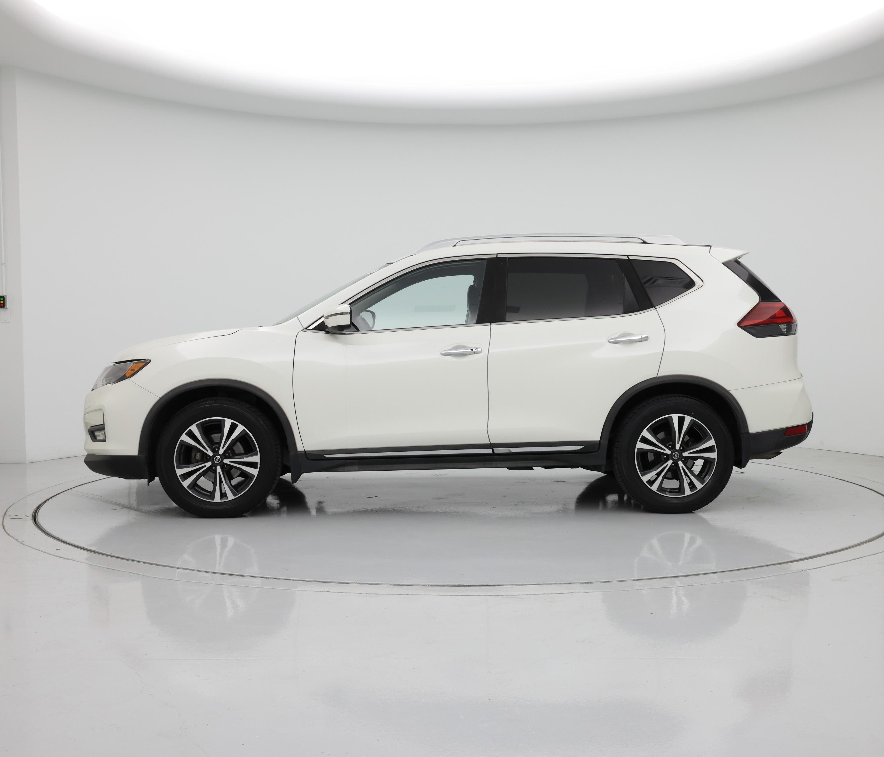 Thumbnail: 2018 Nissan Rogue - 3