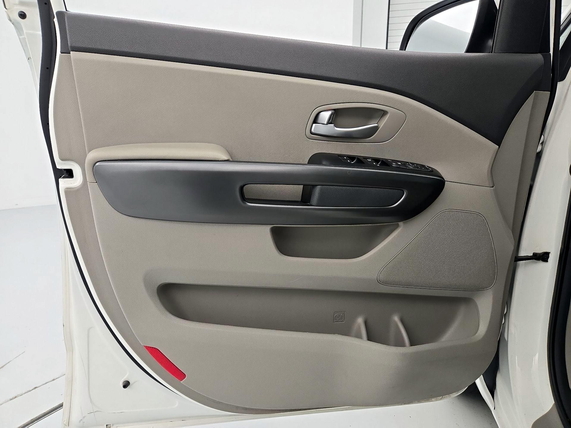 Thumbnail: 2016 Kia Sedona - 12