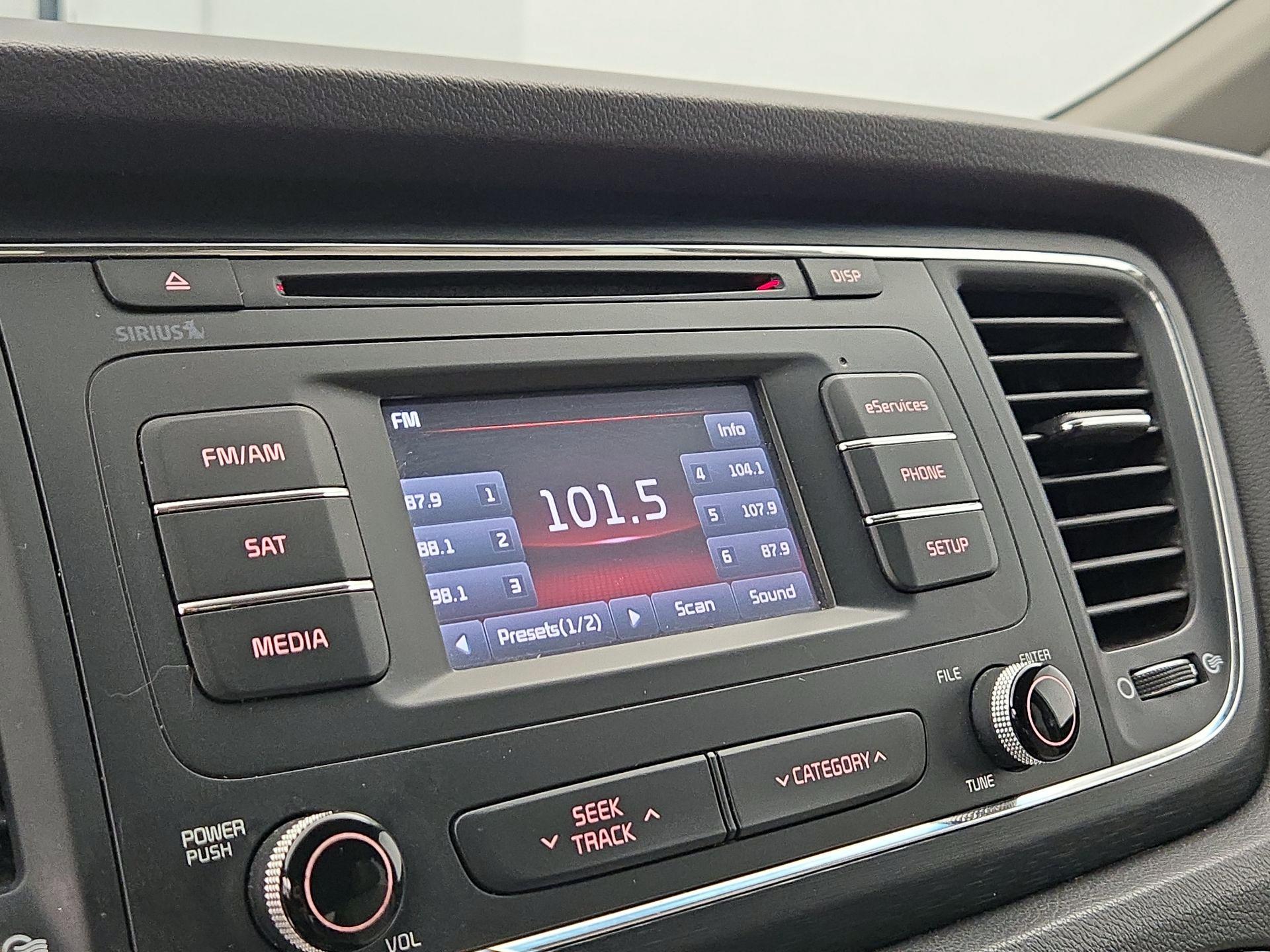 Thumbnail: 2016 Kia Sedona - 15