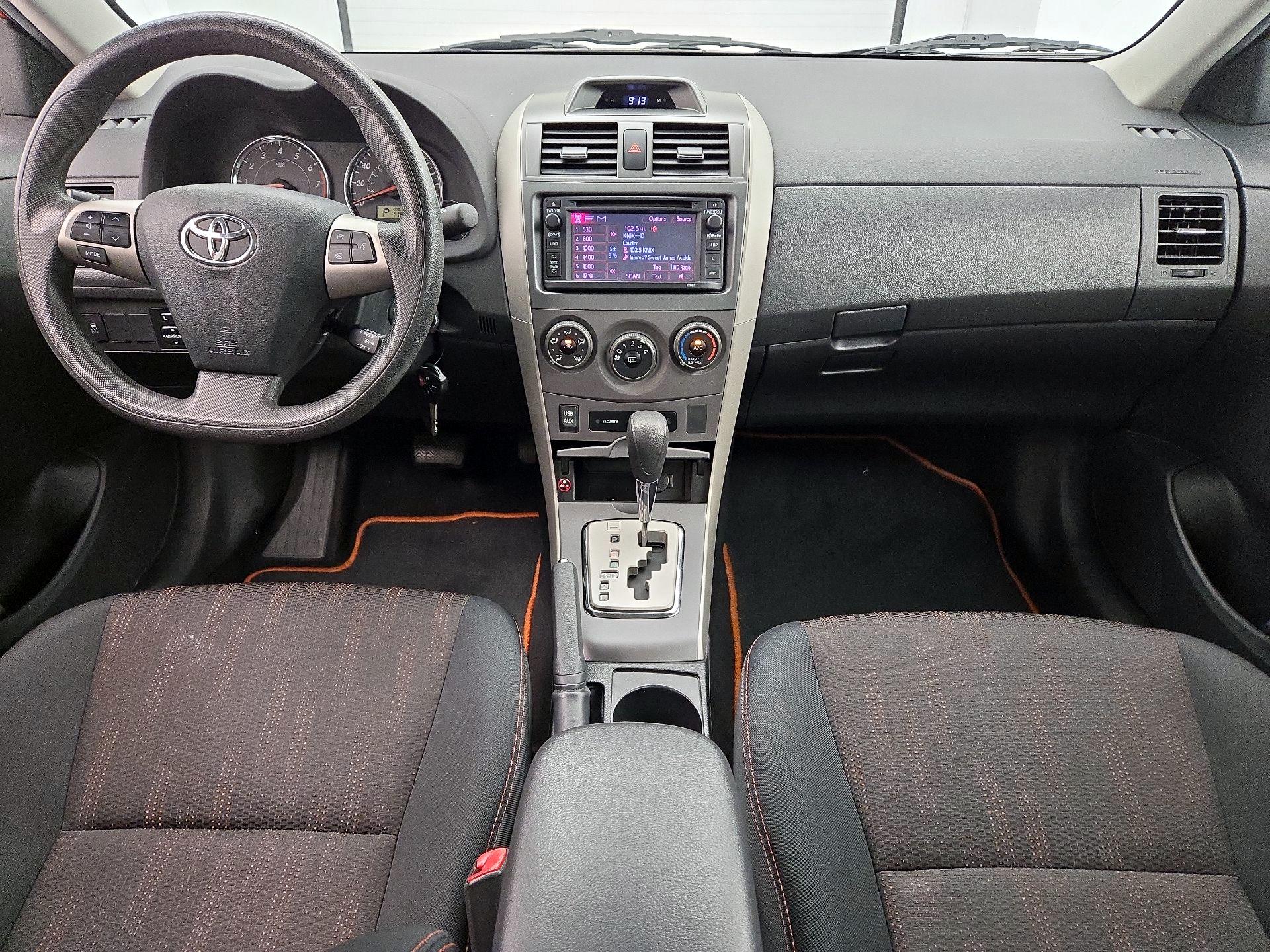 Thumbnail: 2013 Toyota Corolla - 9
