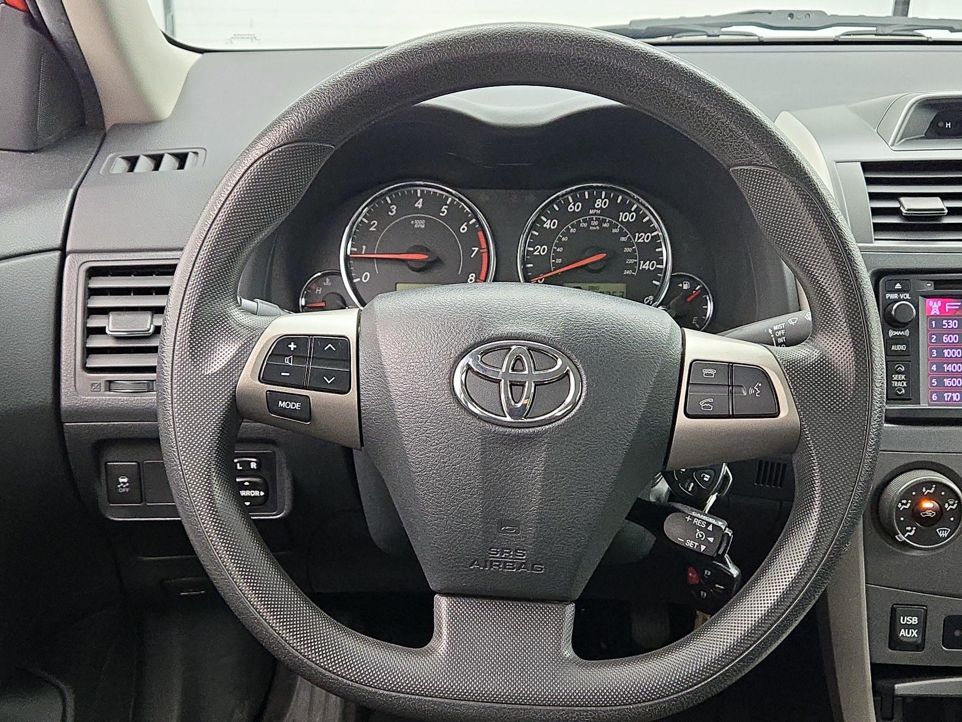 Thumbnail: 2013 Toyota Corolla - 10