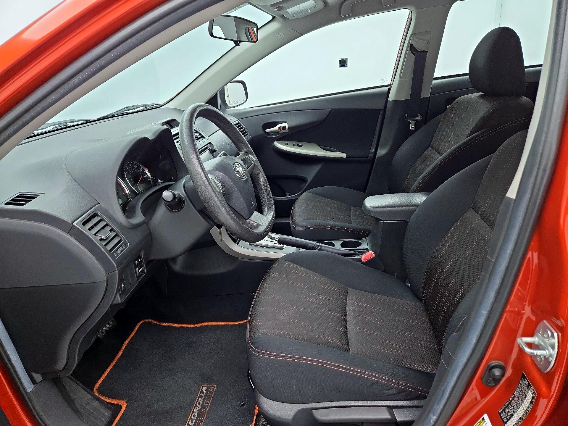 Thumbnail: 2013 Toyota Corolla - 11