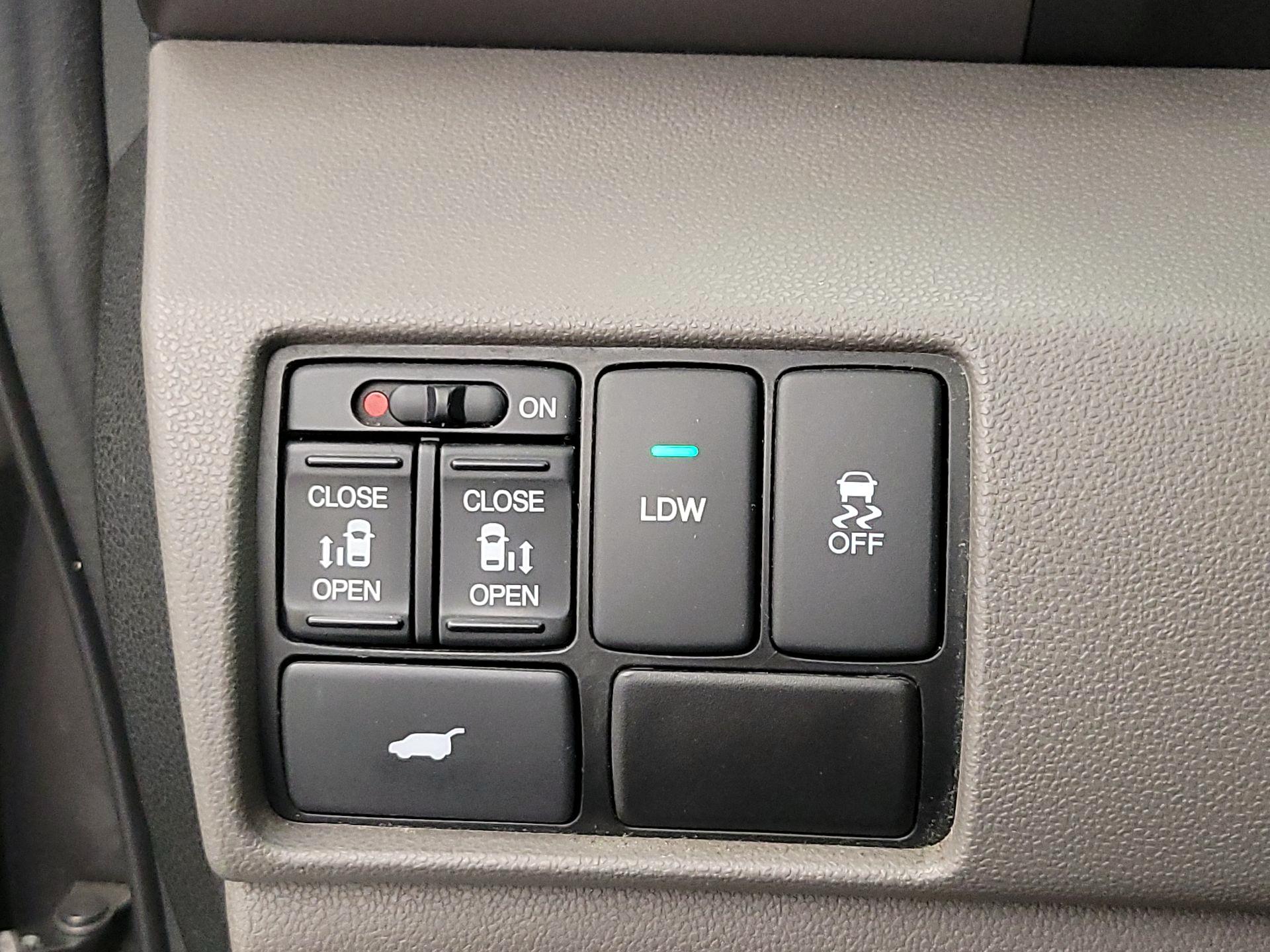 Thumbnail: 2014 Honda Odyssey - 13