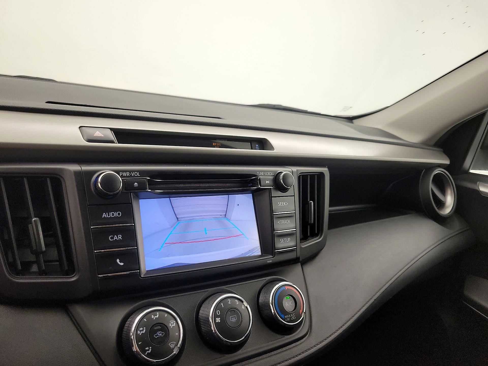 Thumbnail: 2016 Toyota RAV4 - 14