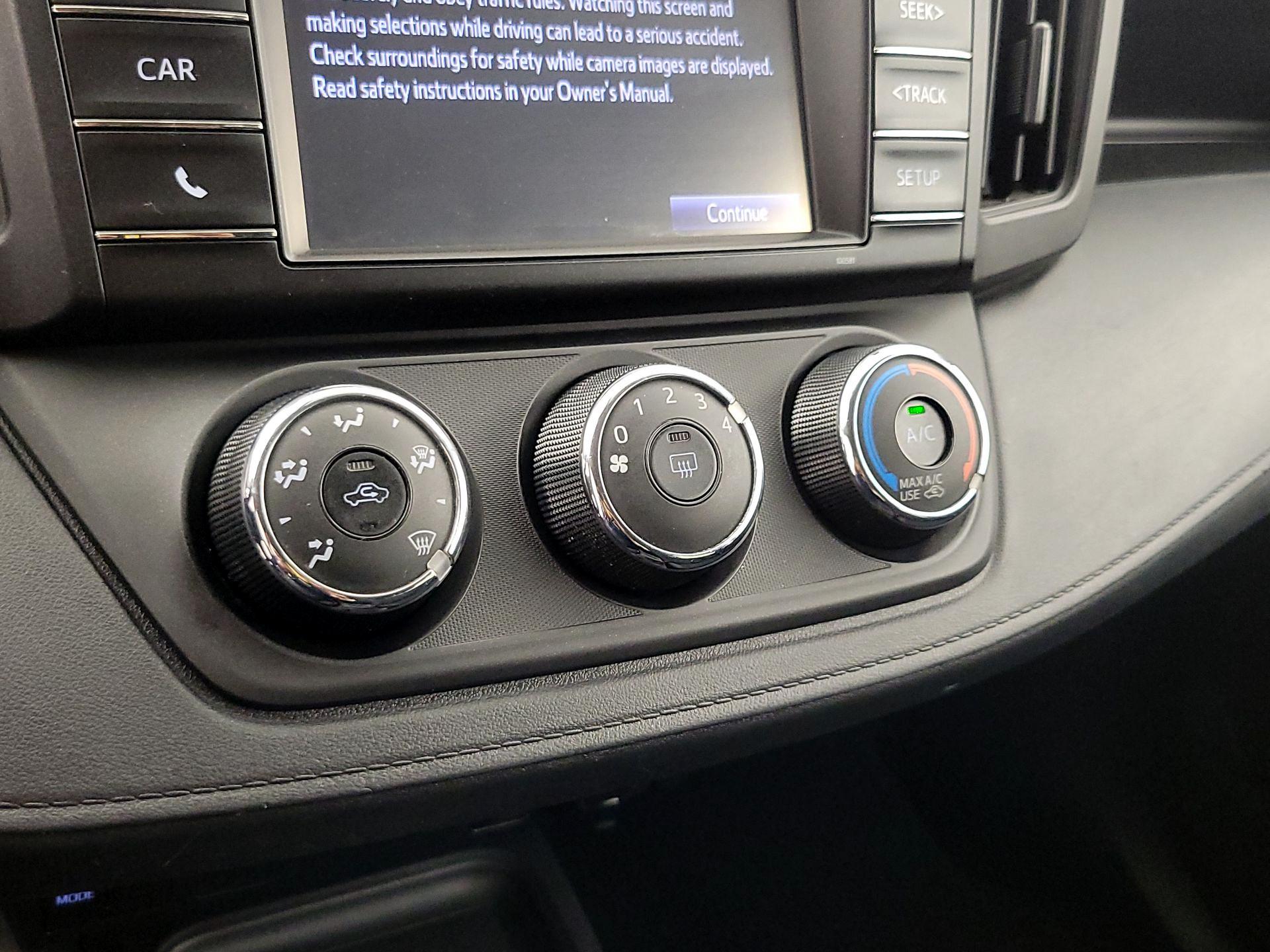 Thumbnail: 2016 Toyota RAV4 - 16