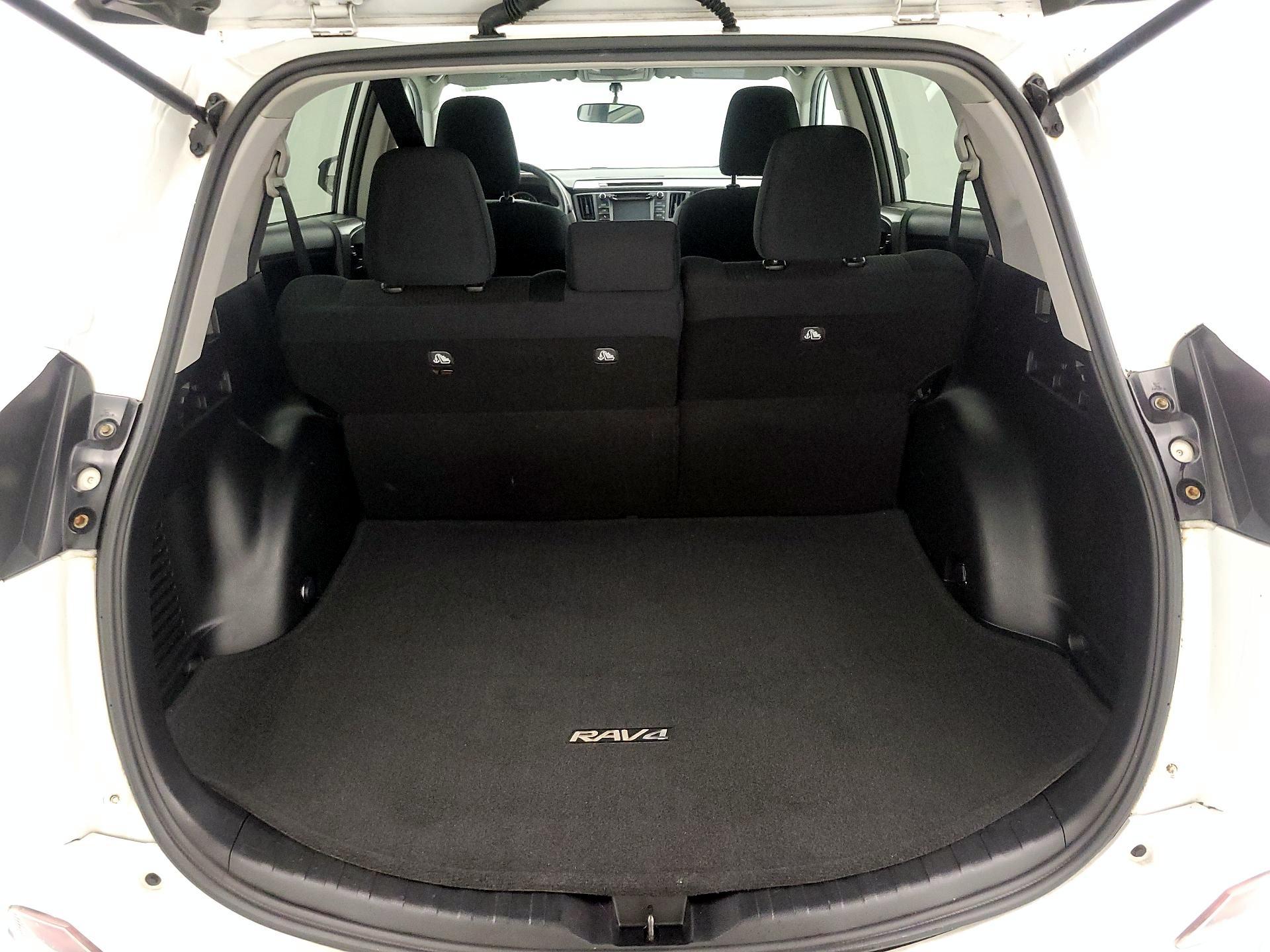 Thumbnail: 2016 Toyota RAV4 - 20