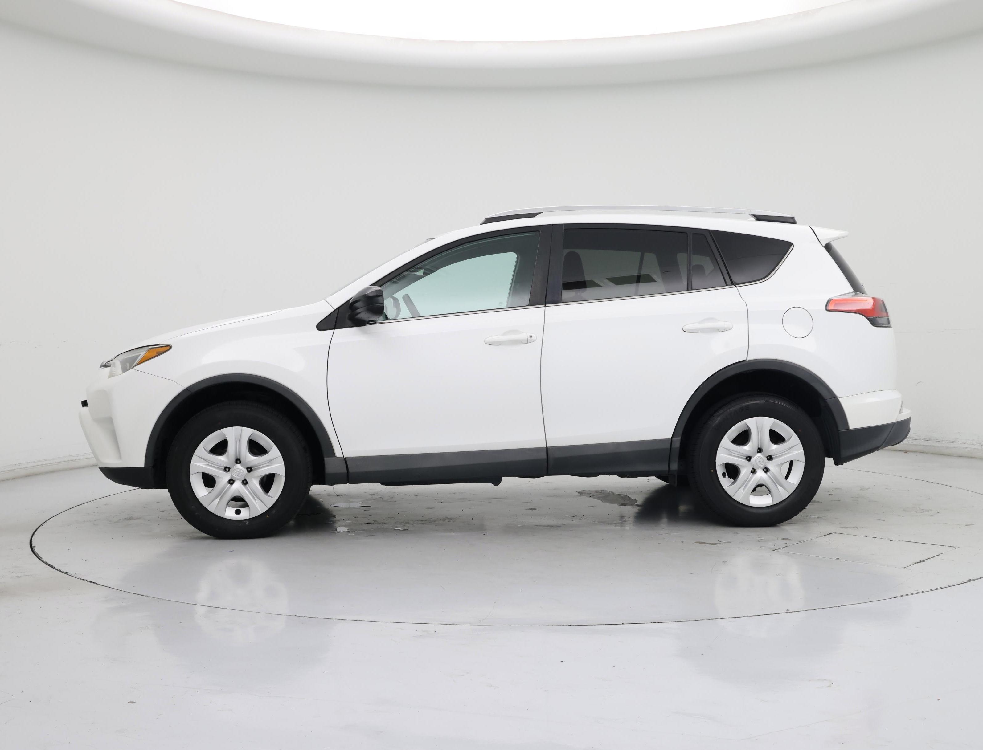 Thumbnail: 2016 Toyota RAV4 - 3