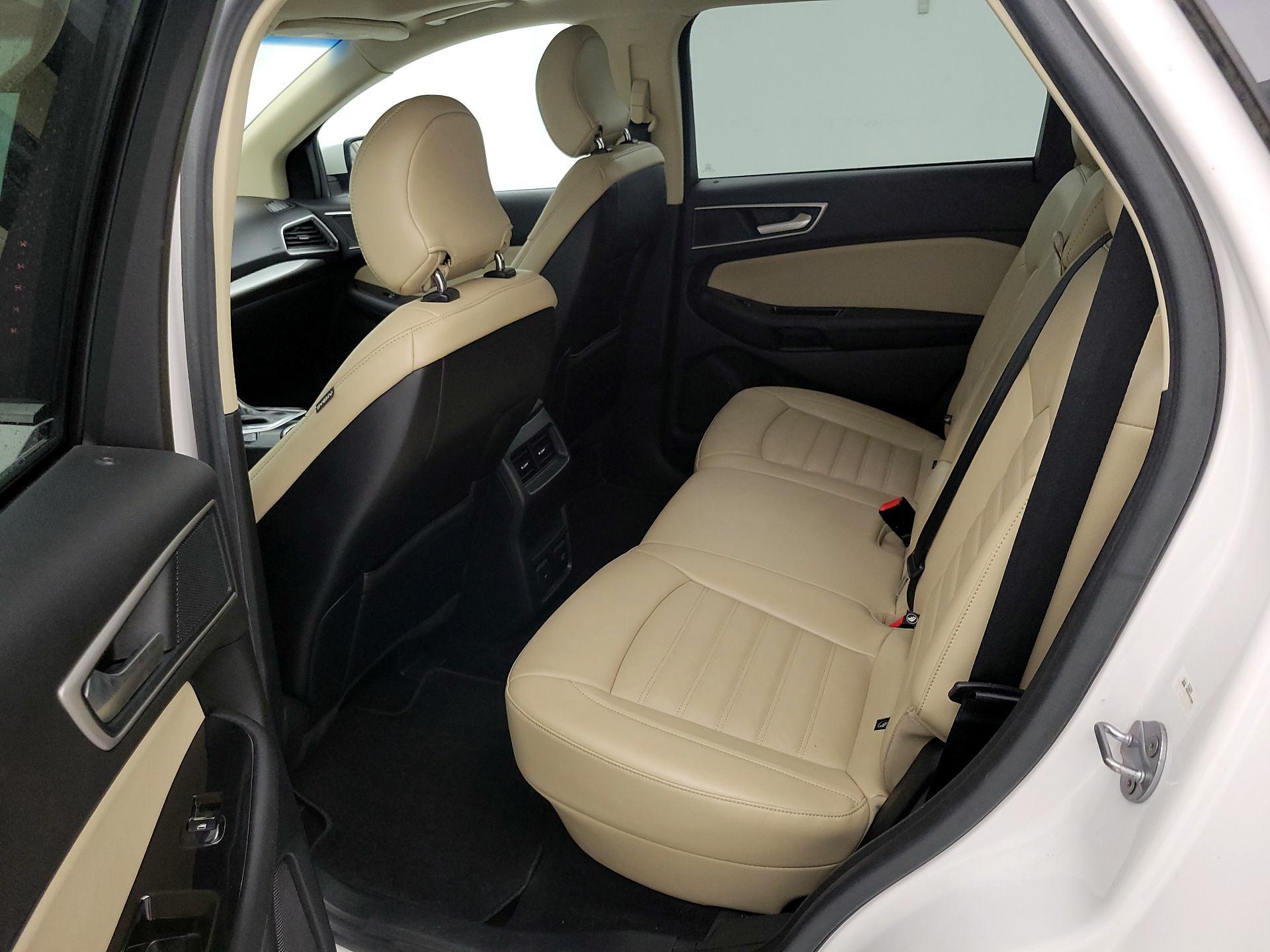 Thumbnail: 2018 Ford Edge - 18
