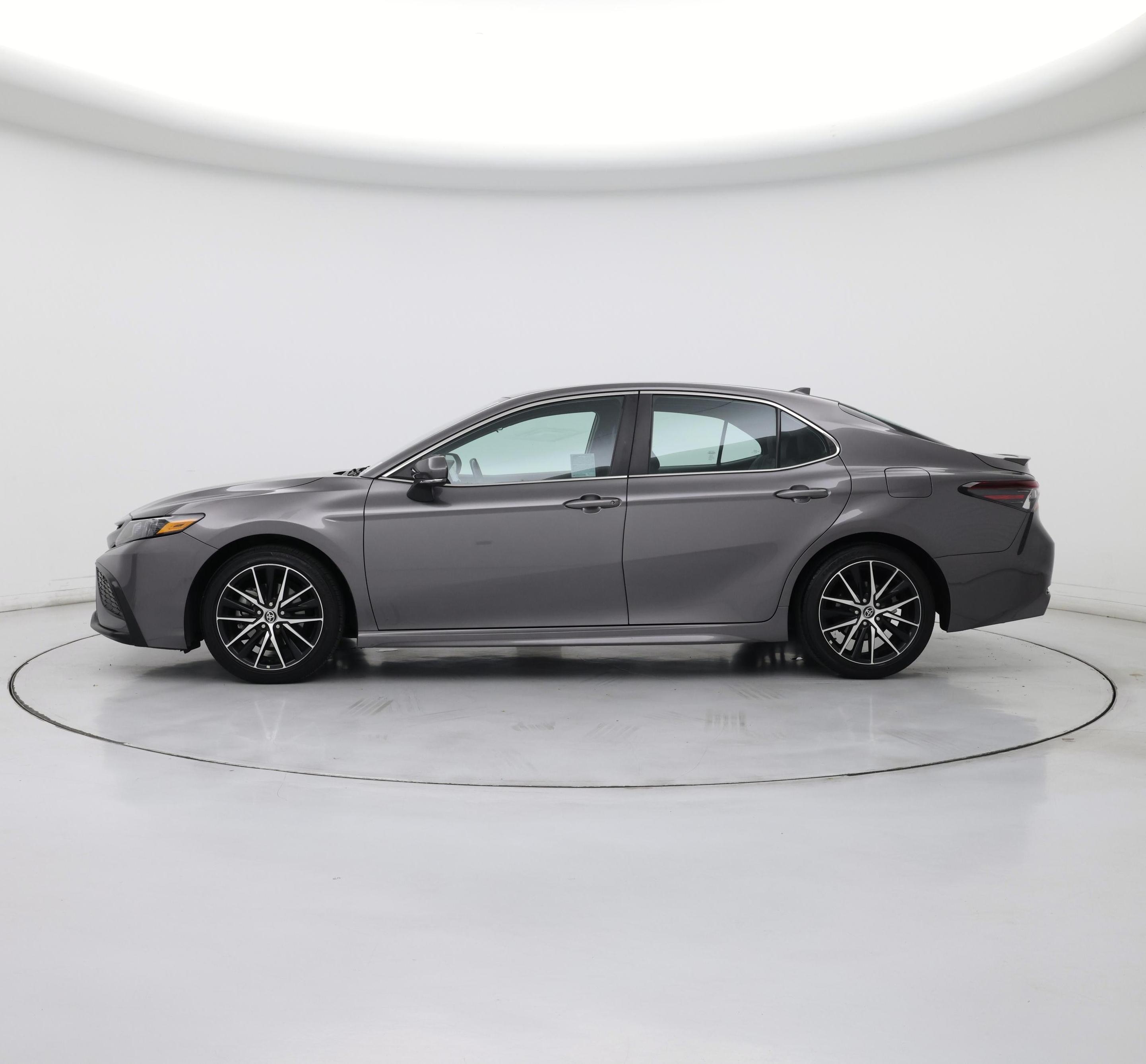 Thumbnail: 2022 Toyota Camry - 3
