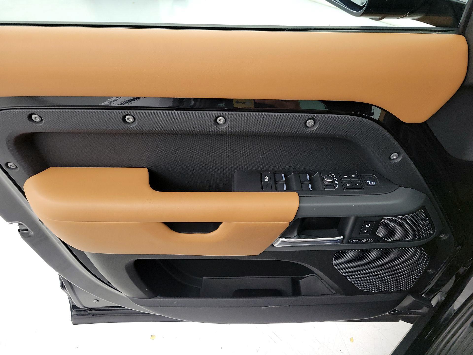 Thumbnail: 2022 Land Rover Defender - 12