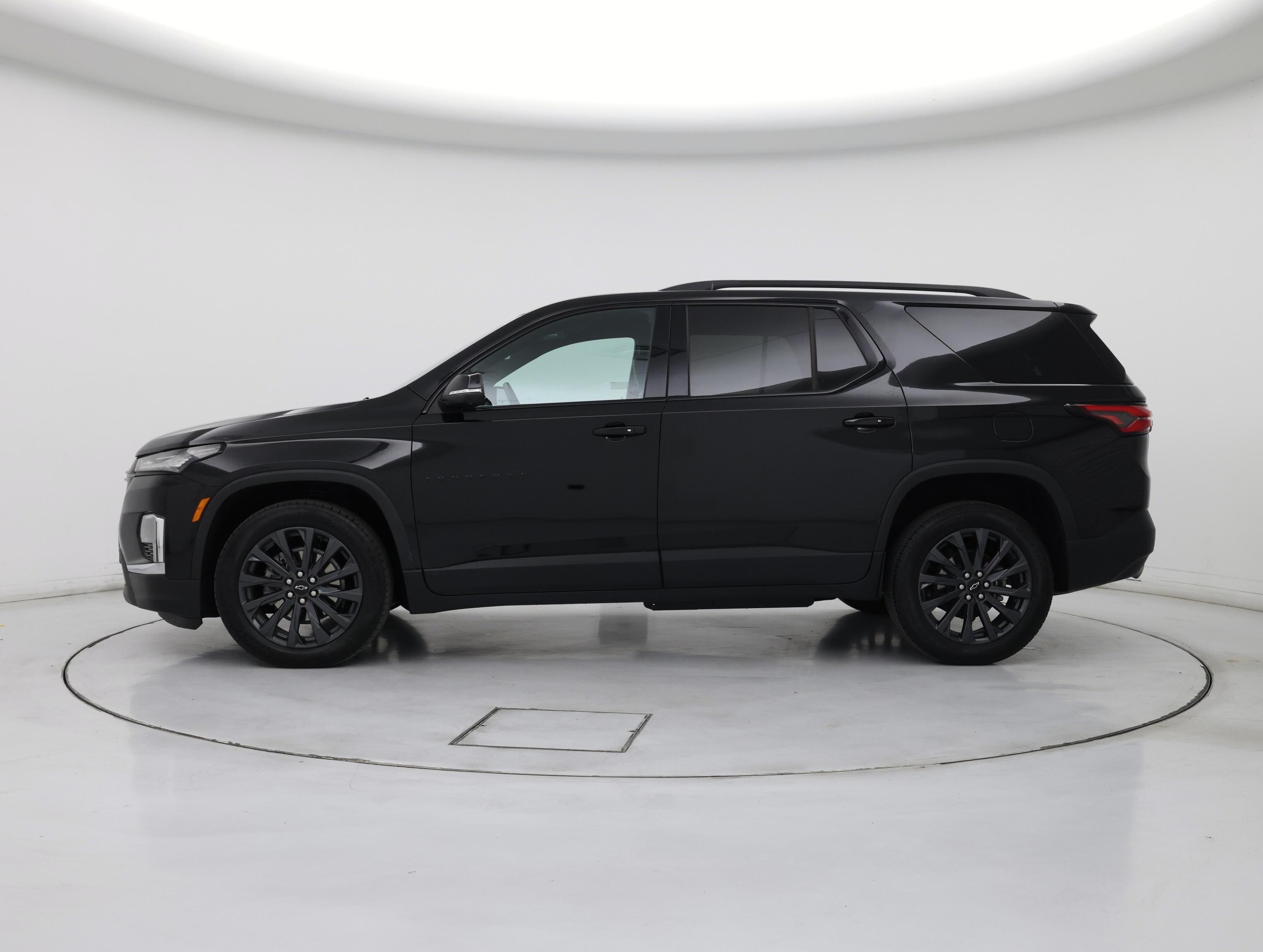 Thumbnail: 2023 Chevrolet Traverse - 3