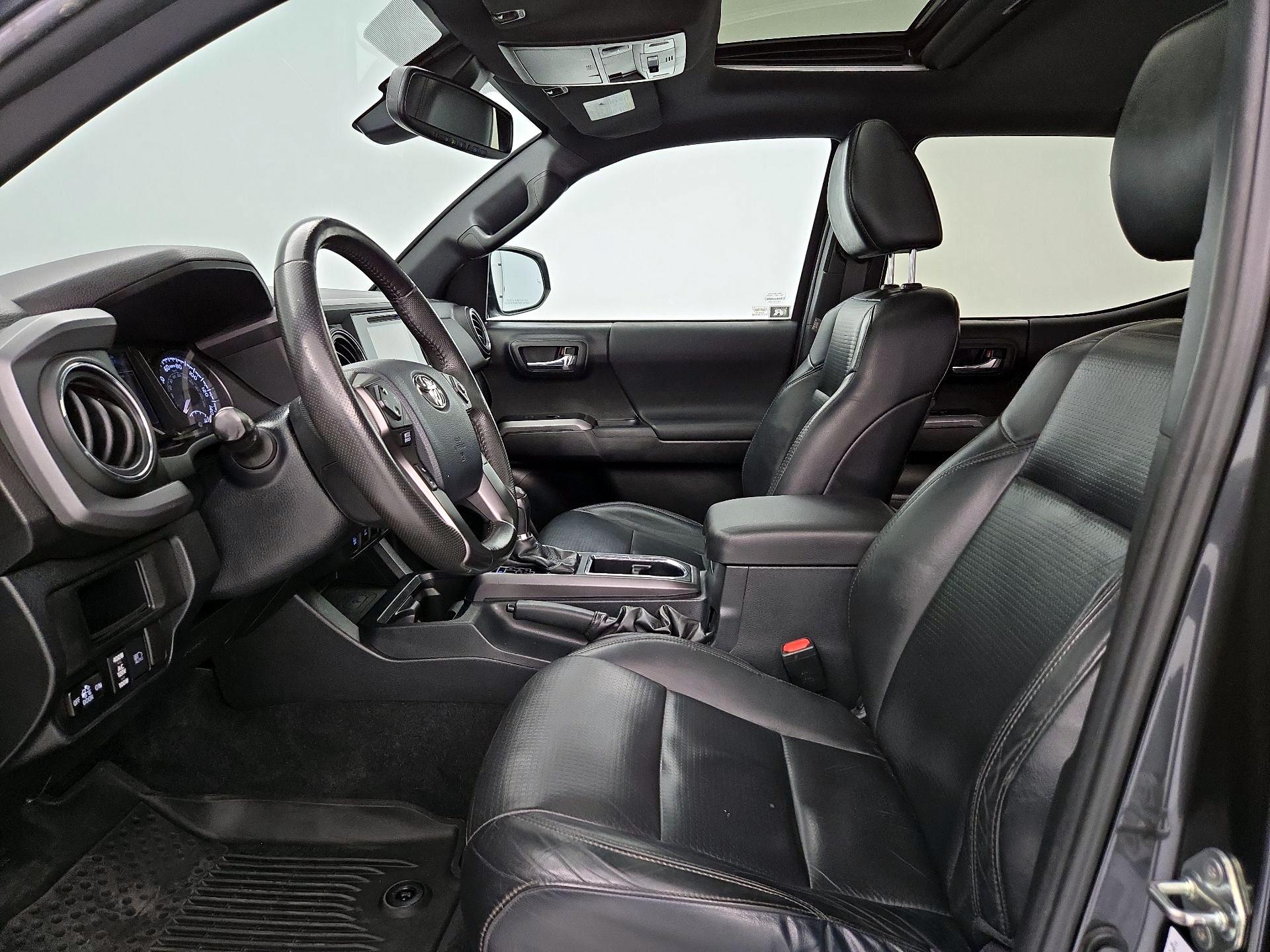Thumbnail: 2019 Toyota Tacoma - 11