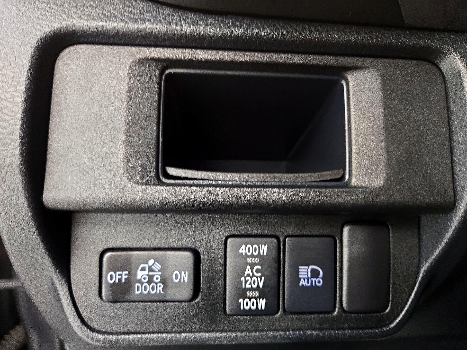 Thumbnail: 2019 Toyota Tacoma - 13