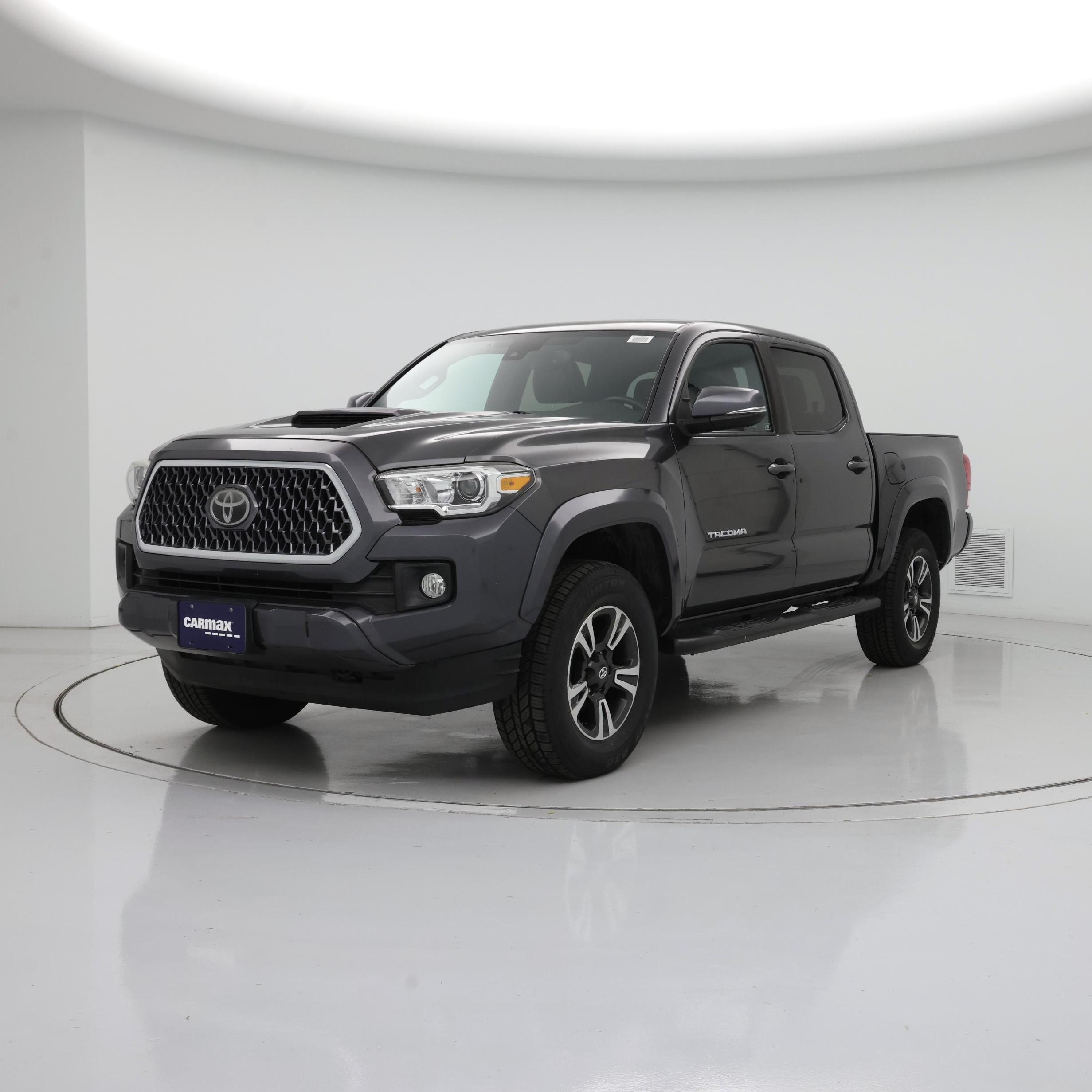 Thumbnail: 2019 Toyota Tacoma - 4