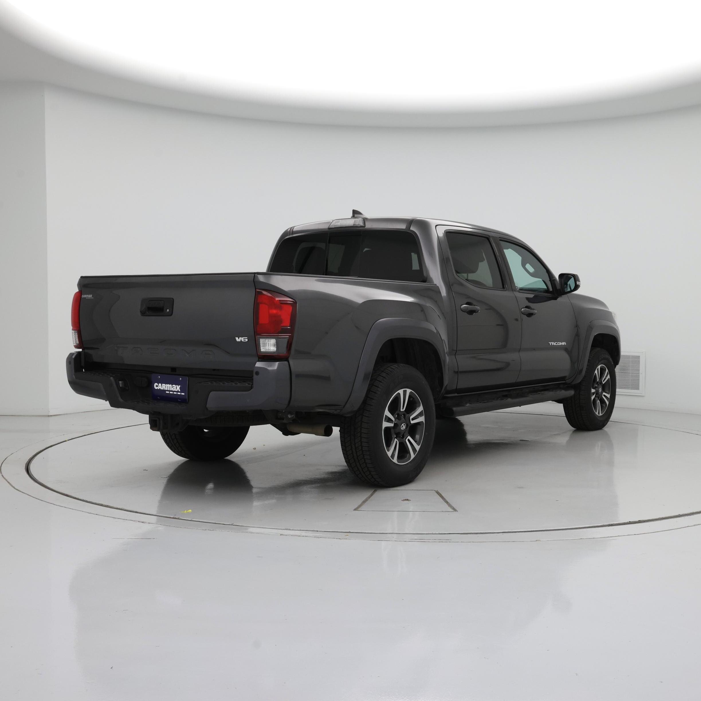 Thumbnail: 2019 Toyota Tacoma - 8