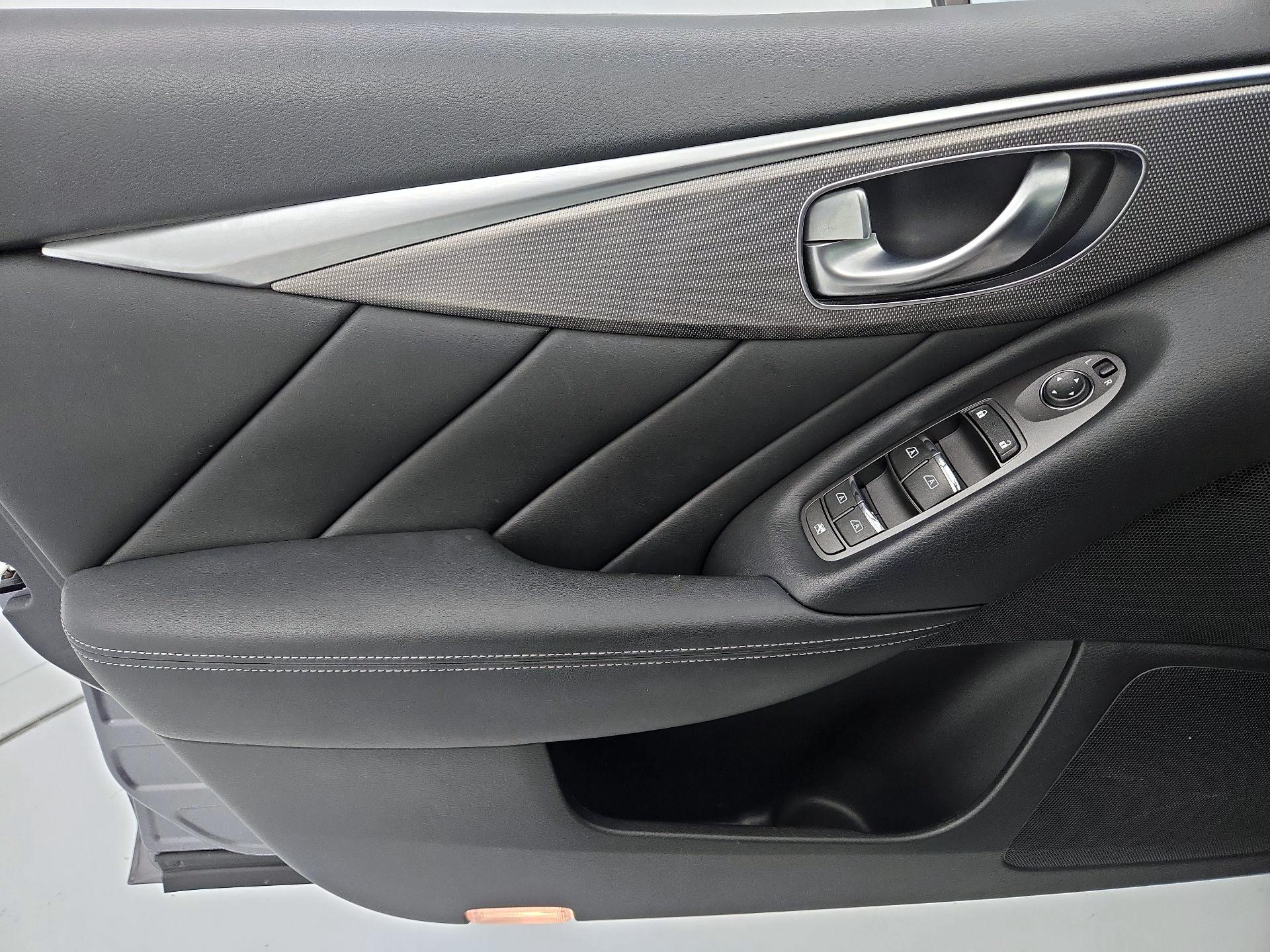 Thumbnail: 2014 INFINITI Q50 - 12
