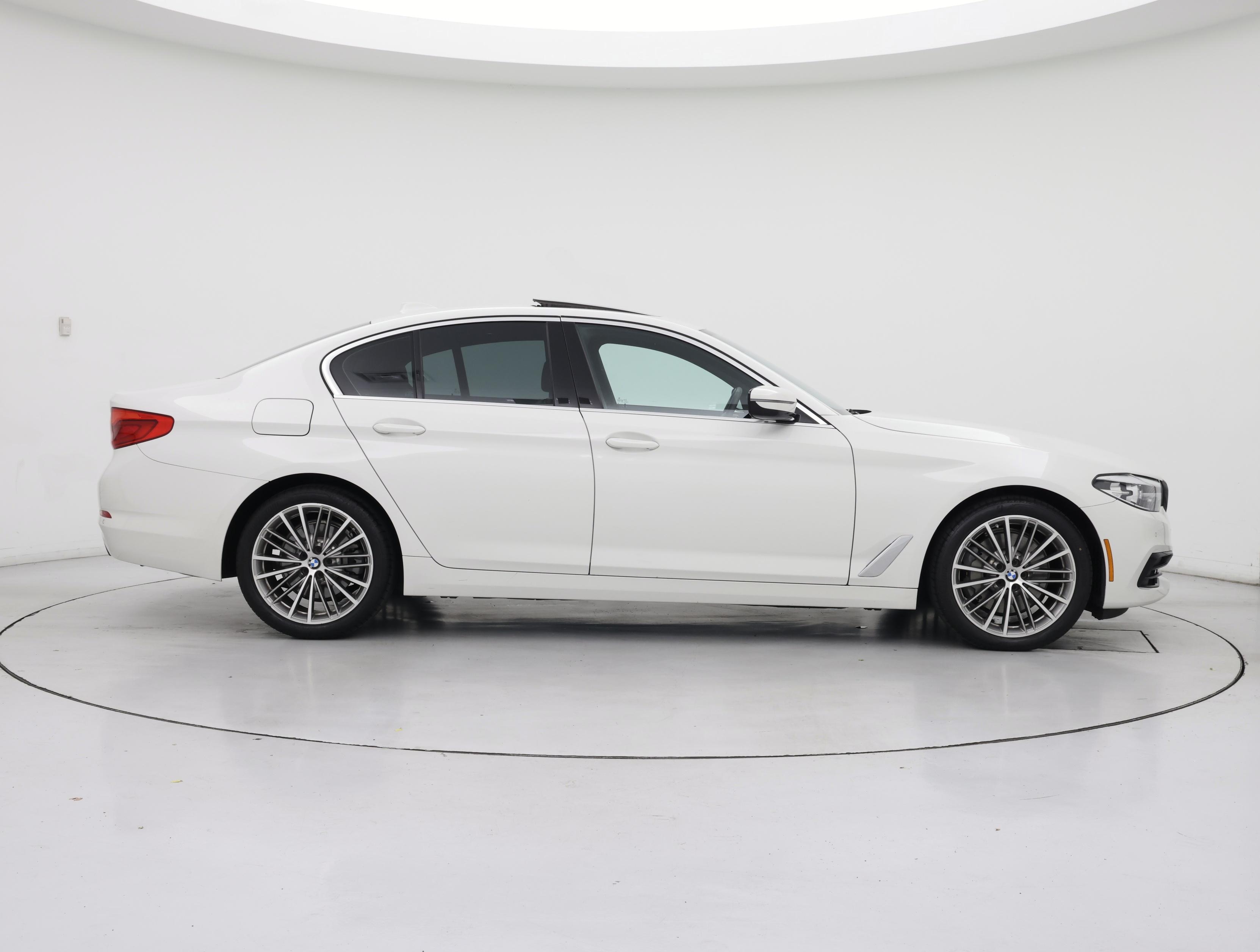 Thumbnail: 2020 BMW 5 Series - 7