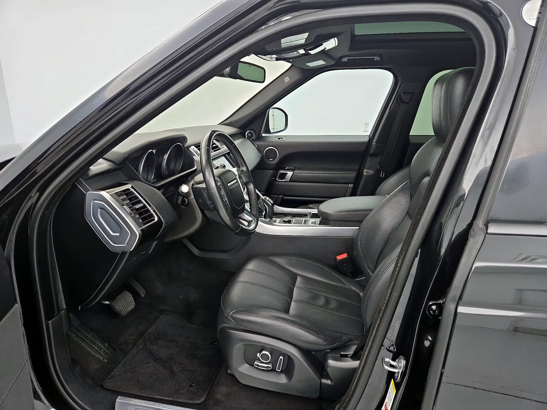 Thumbnail: 2016 Land Rover Range Rover Sport - 11