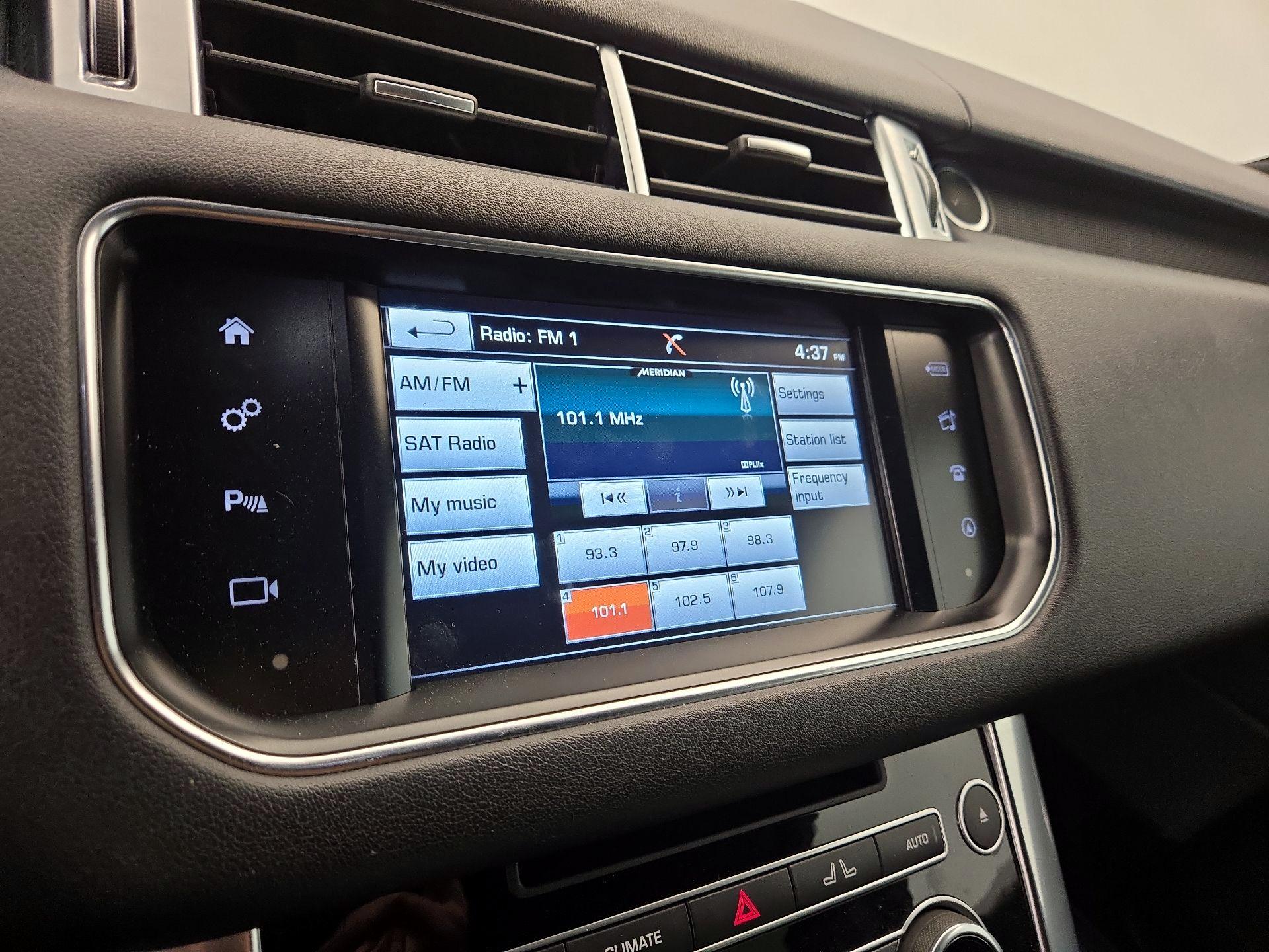 Thumbnail: 2016 Land Rover Range Rover Sport - 16