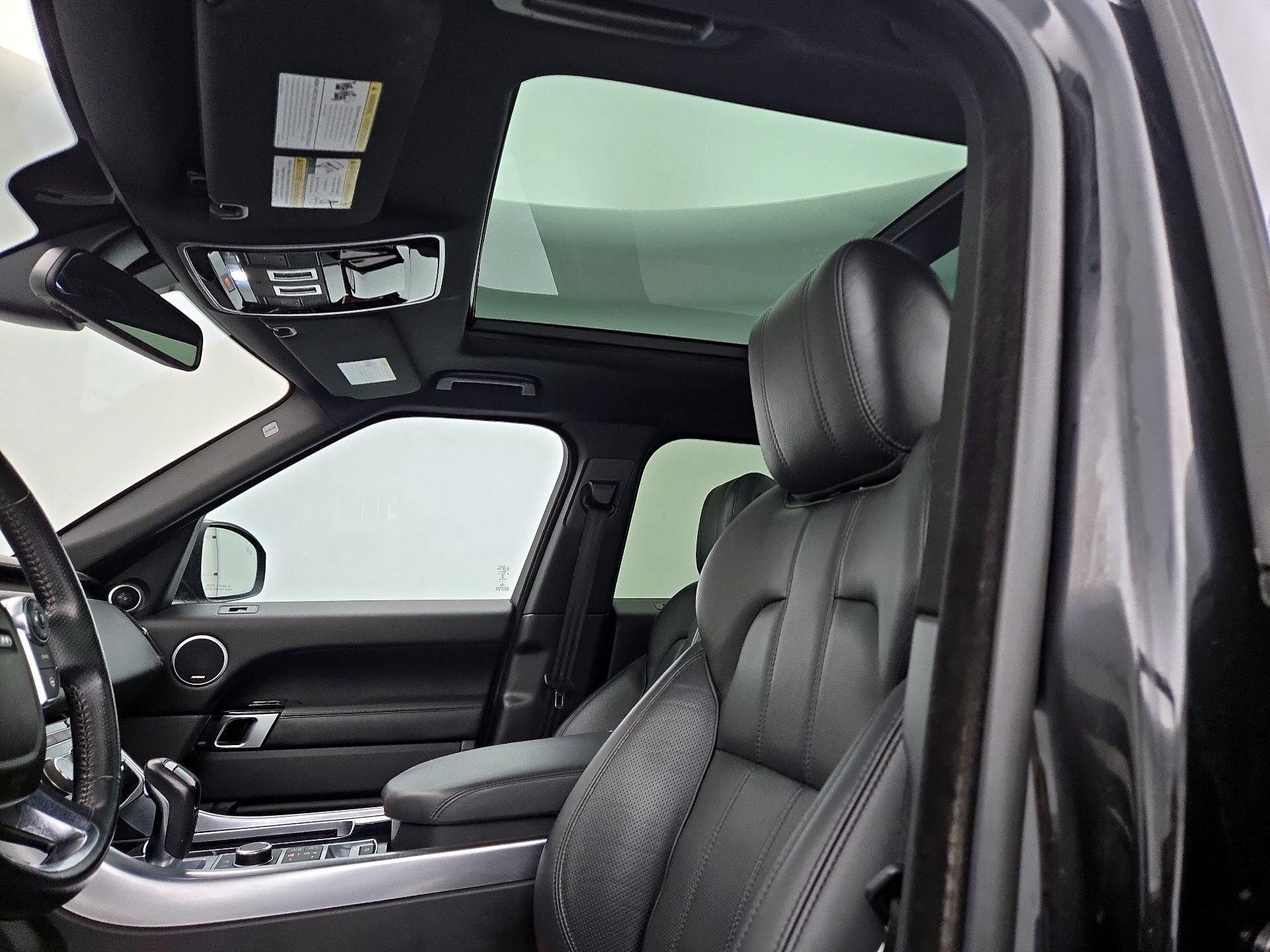 Thumbnail: 2016 Land Rover Range Rover Sport - 20