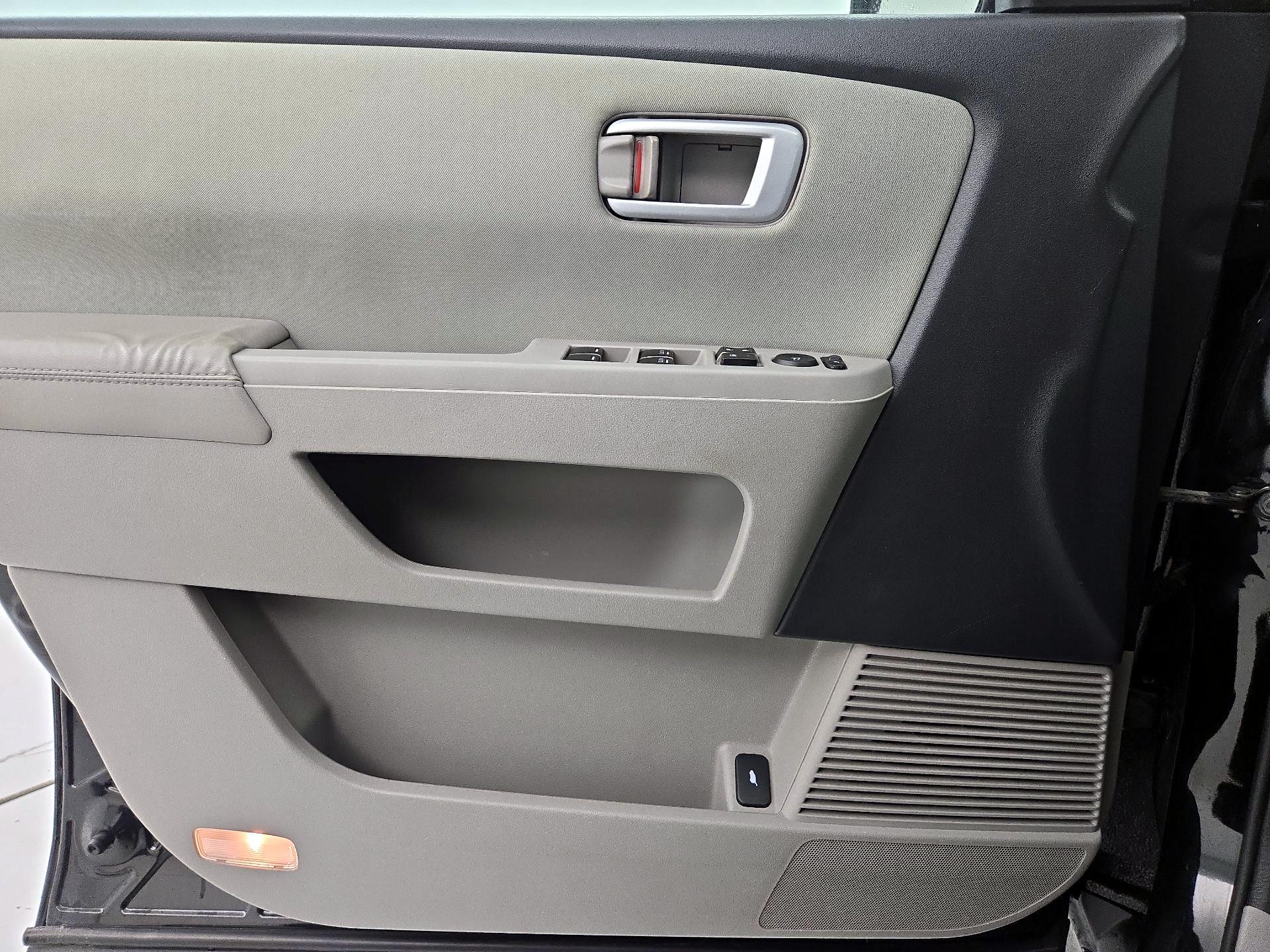 Thumbnail: 2015 Honda Pilot - 12