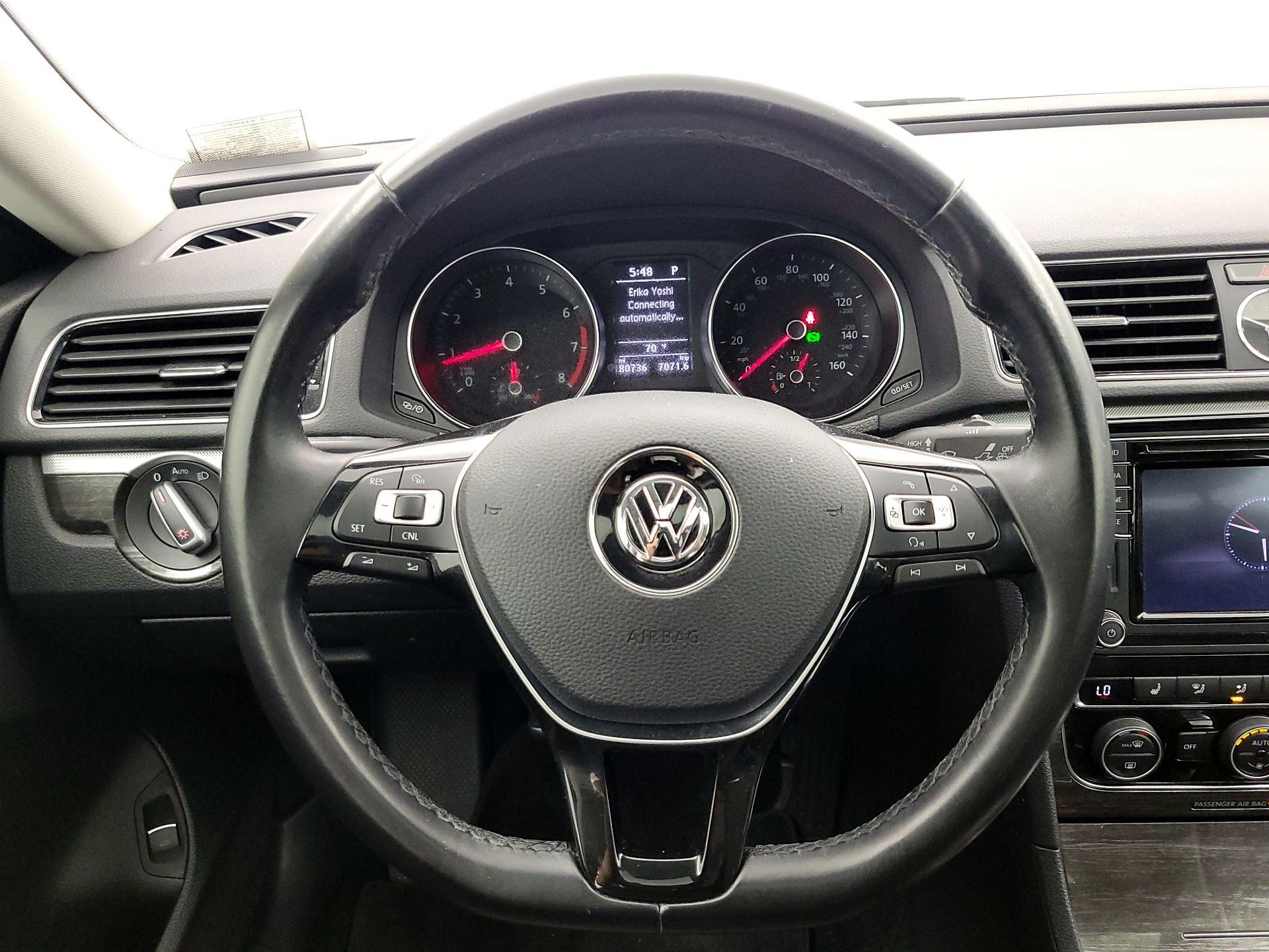 Thumbnail: 2017 Volkswagen Passat - 10